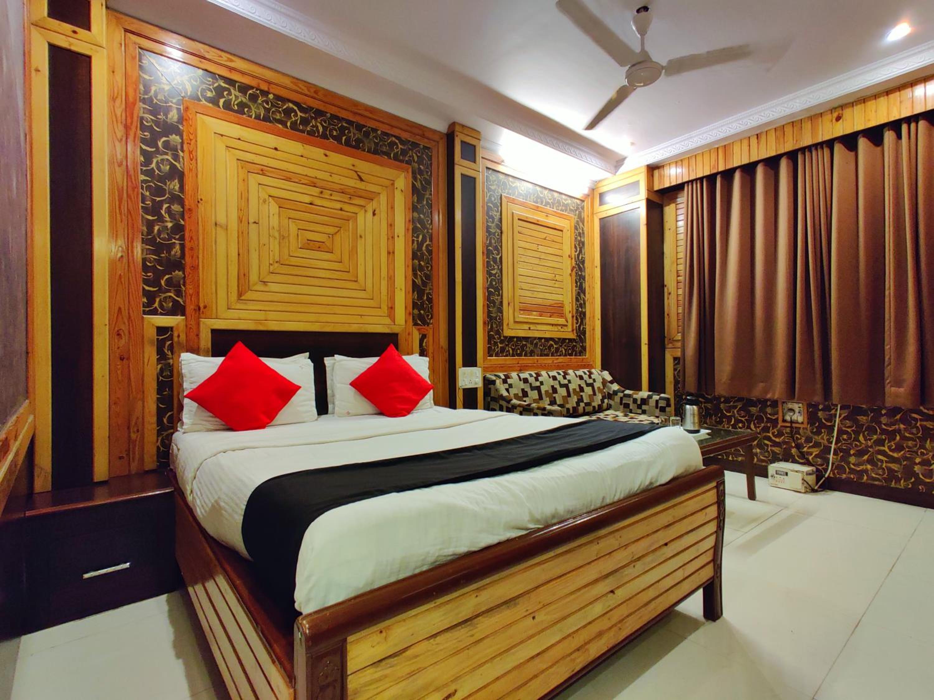 Standard Double Room with Fan photo 2