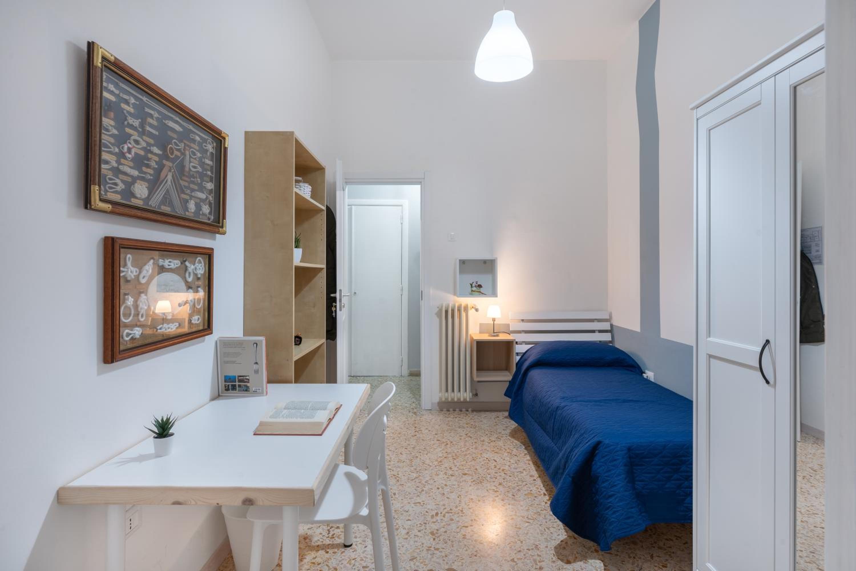 Single Room with Shared Bathroom