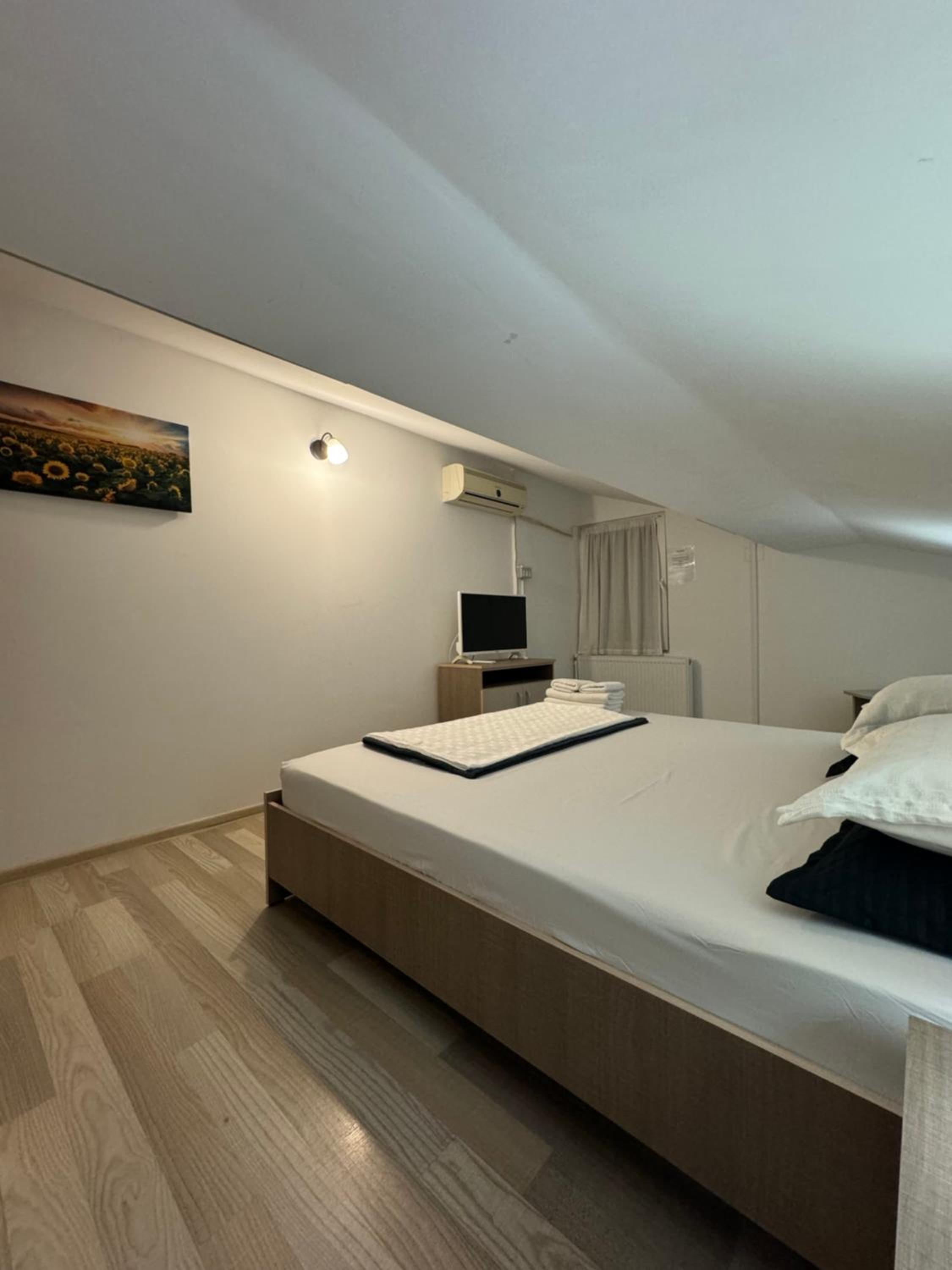 Two-Bedroom Apartment - Photo 9