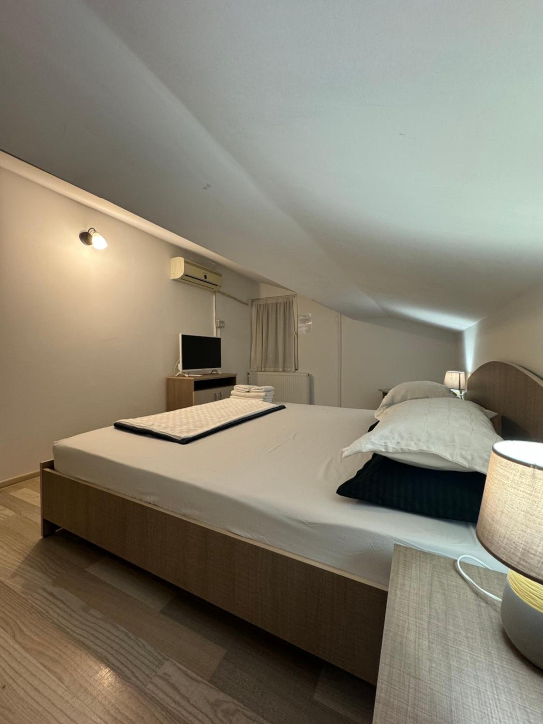 Two-Bedroom Apartment - Photo 5