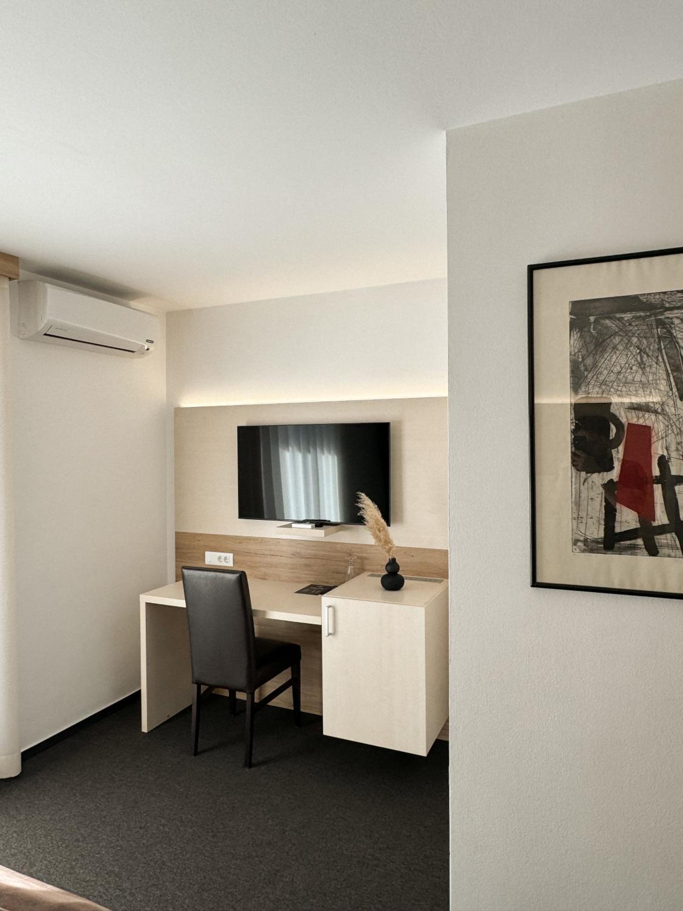 Double or Twin Room - Photo 3
