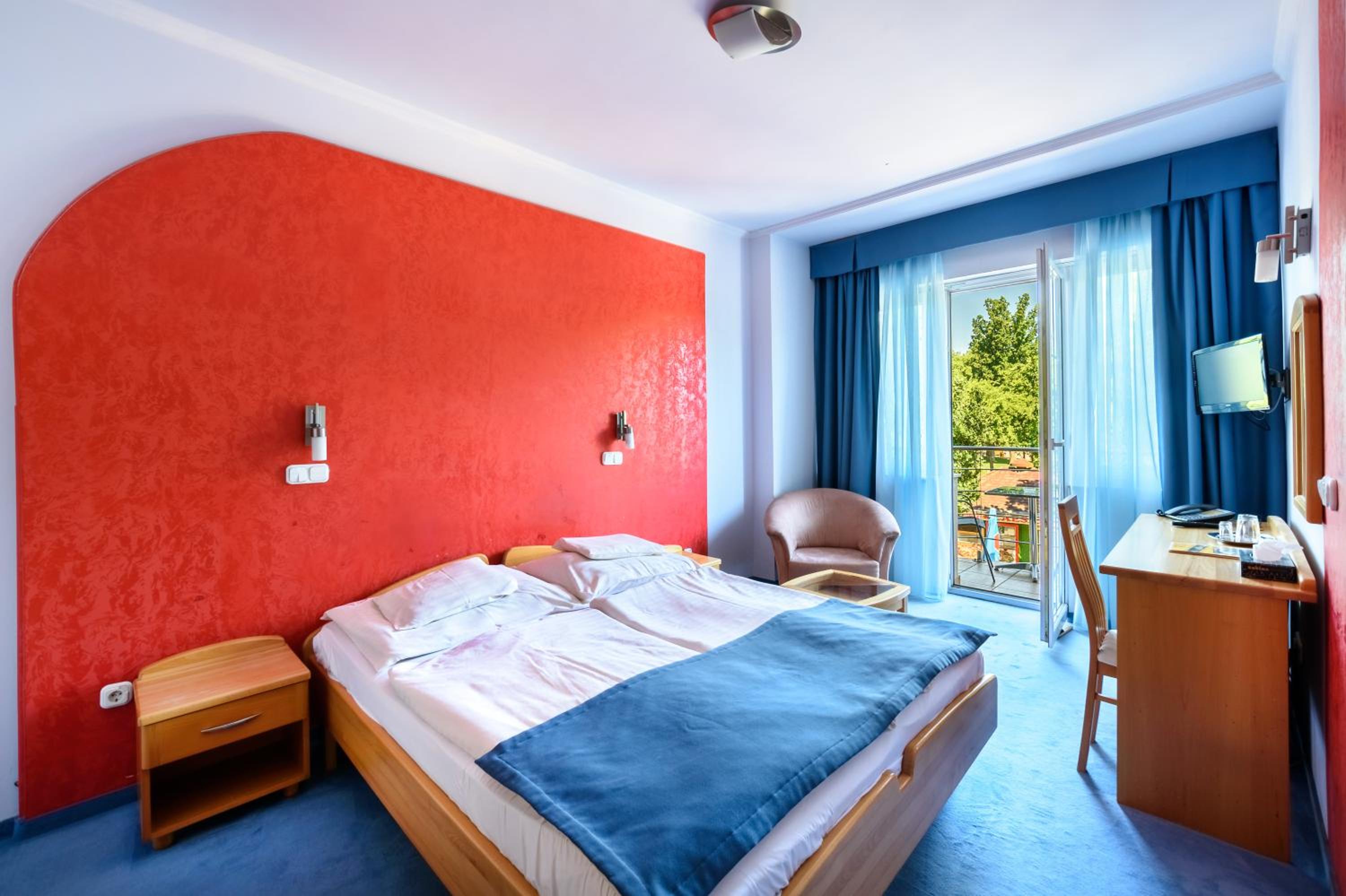 Deluxe Family Suite photo 1