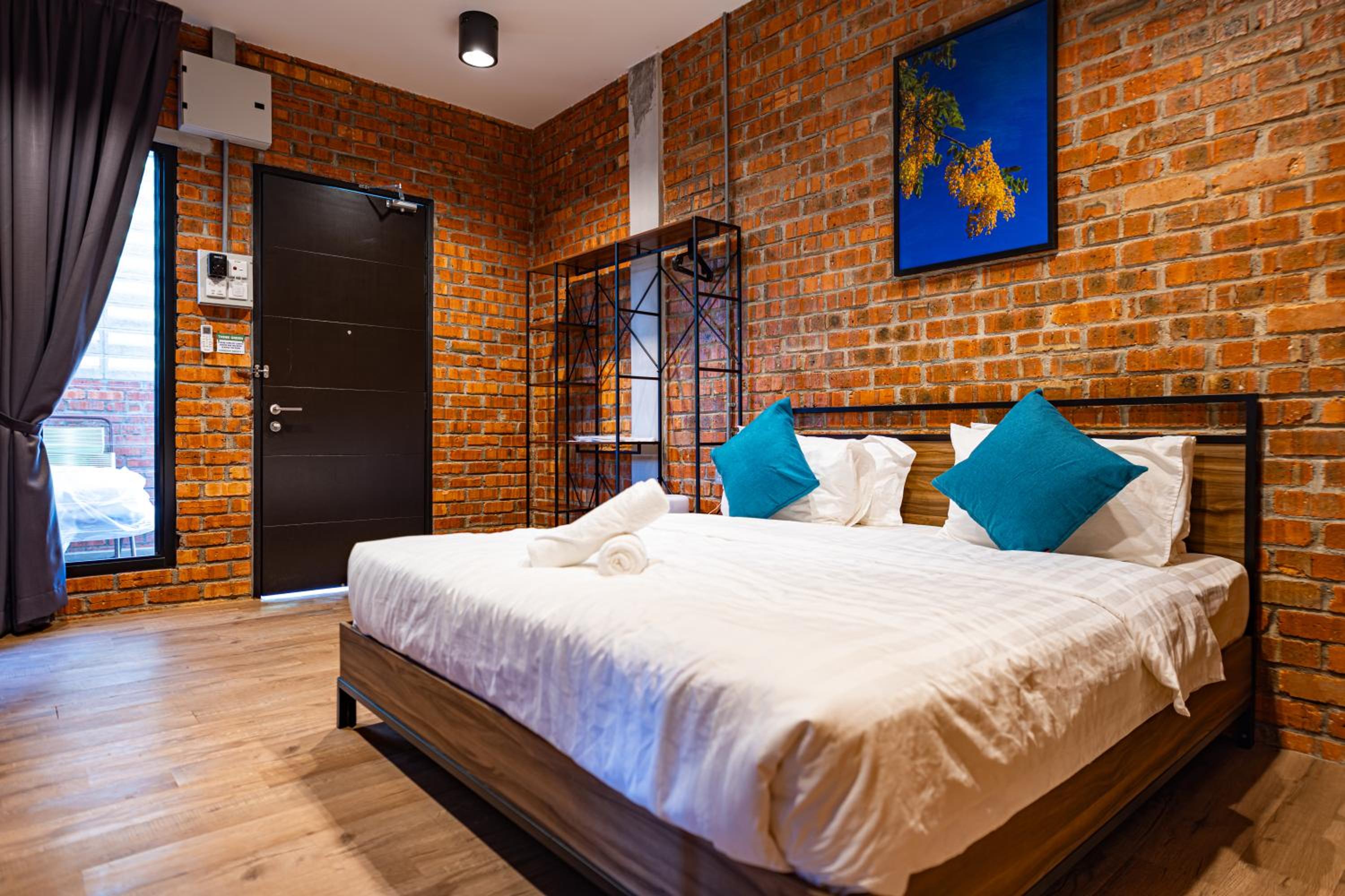 Superior King Room - Photo 9