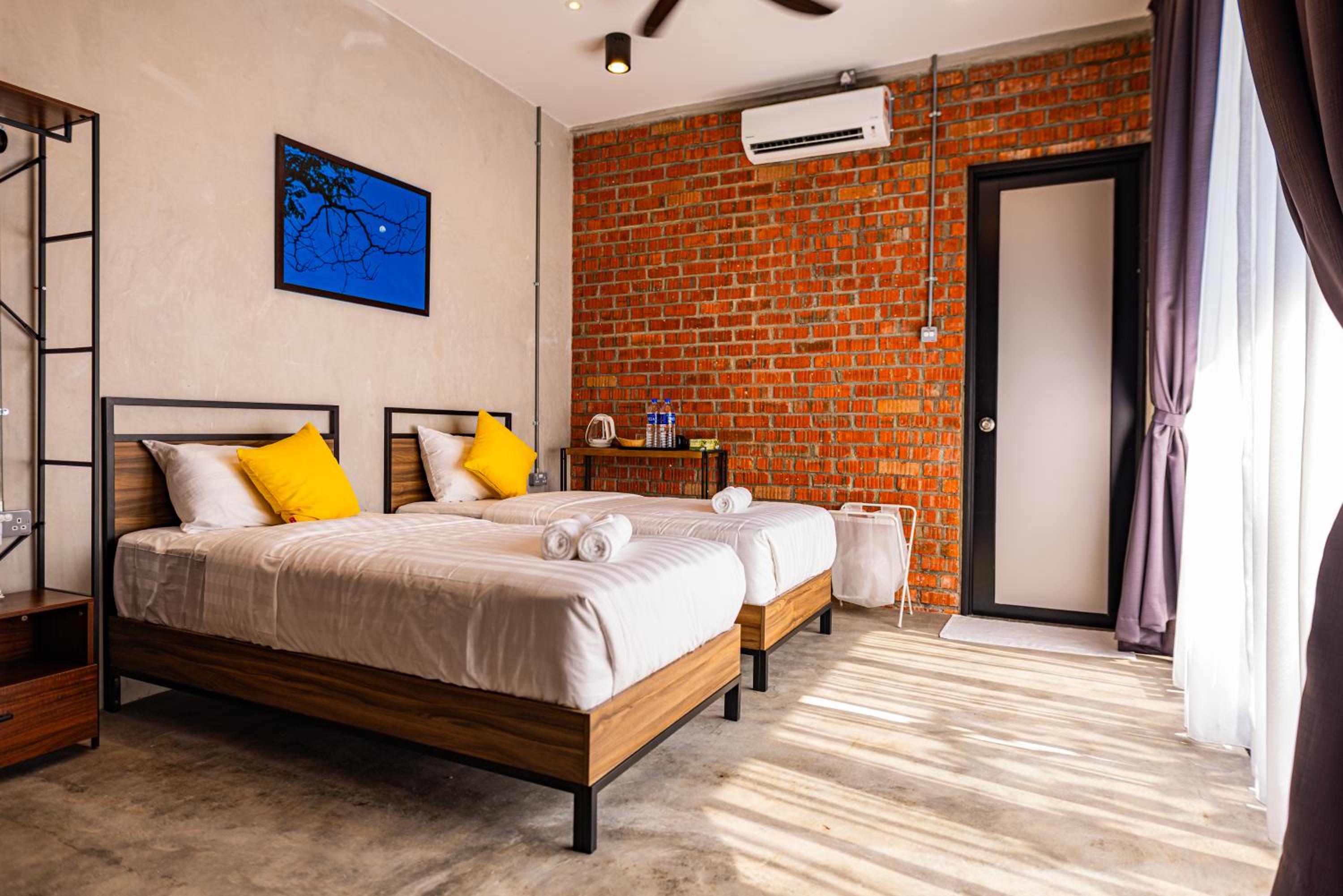 Superior Twin Room - Photo 4