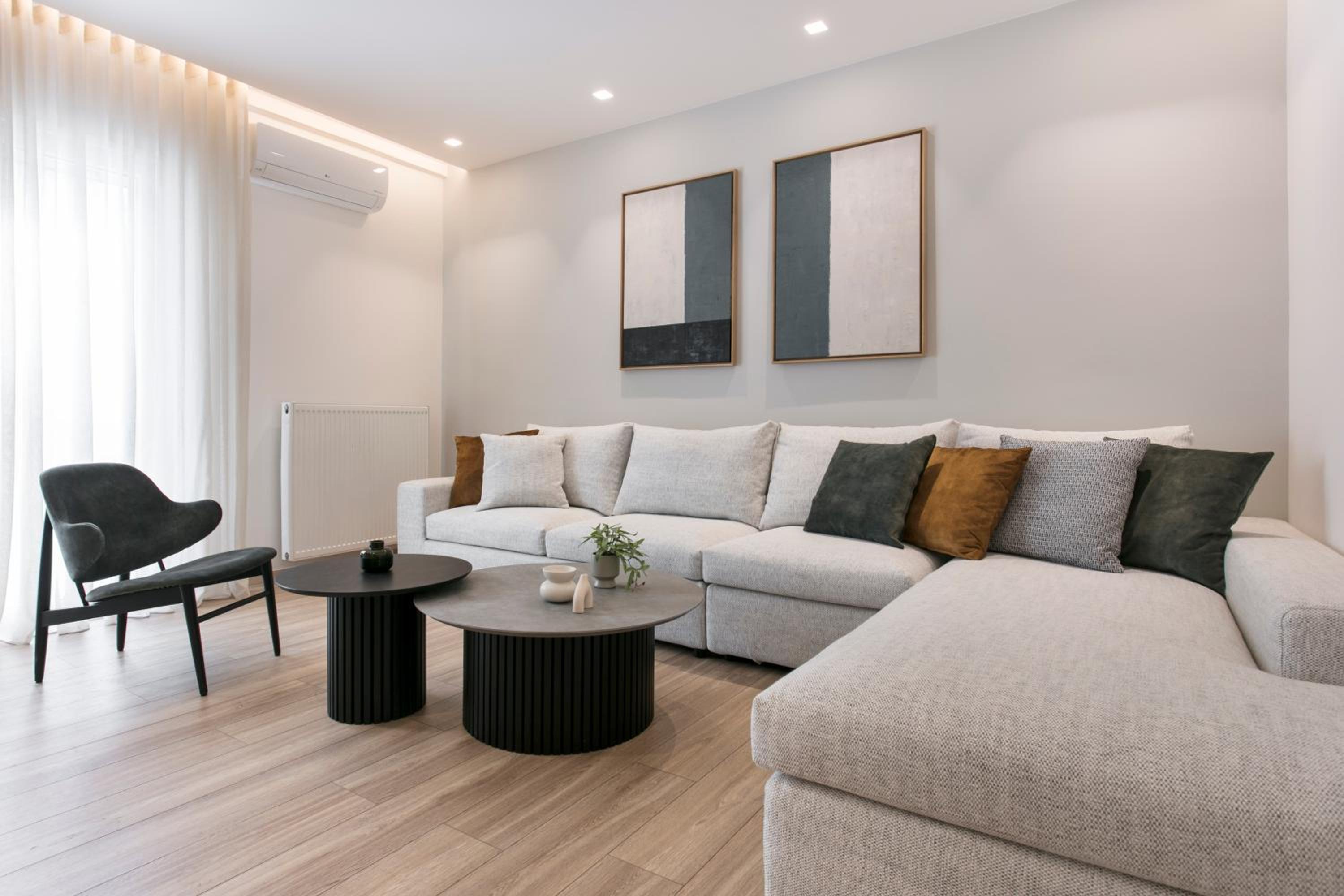 Three-Bedroom Deluxe Apartment