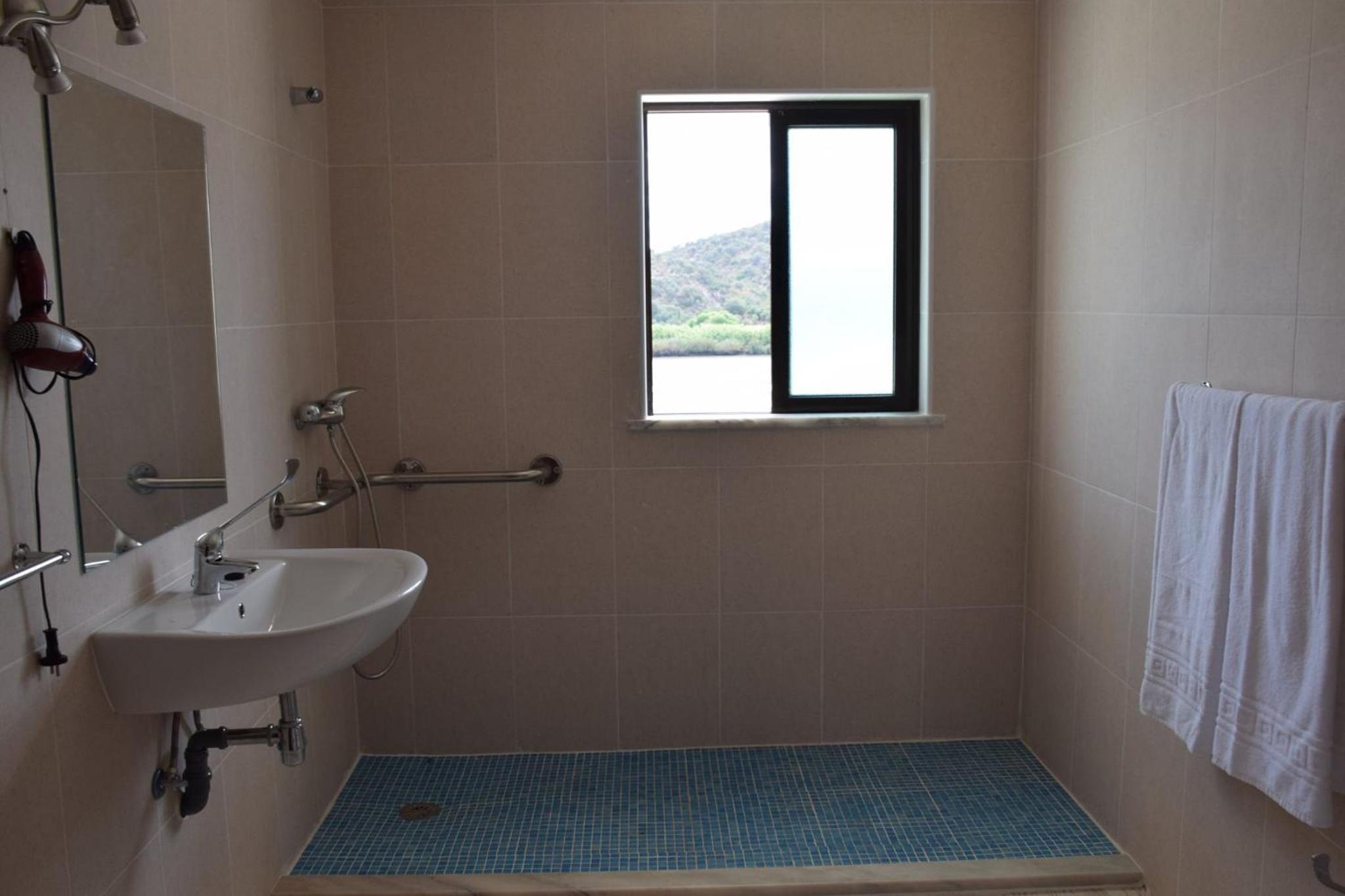 Double or Twin Room - Photo 20
