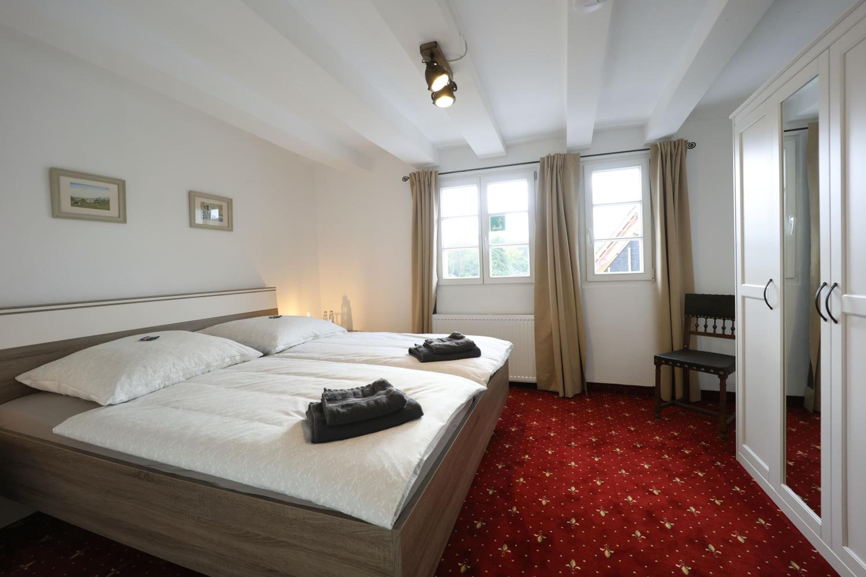 Double Room with Shared Bathroom photo 1