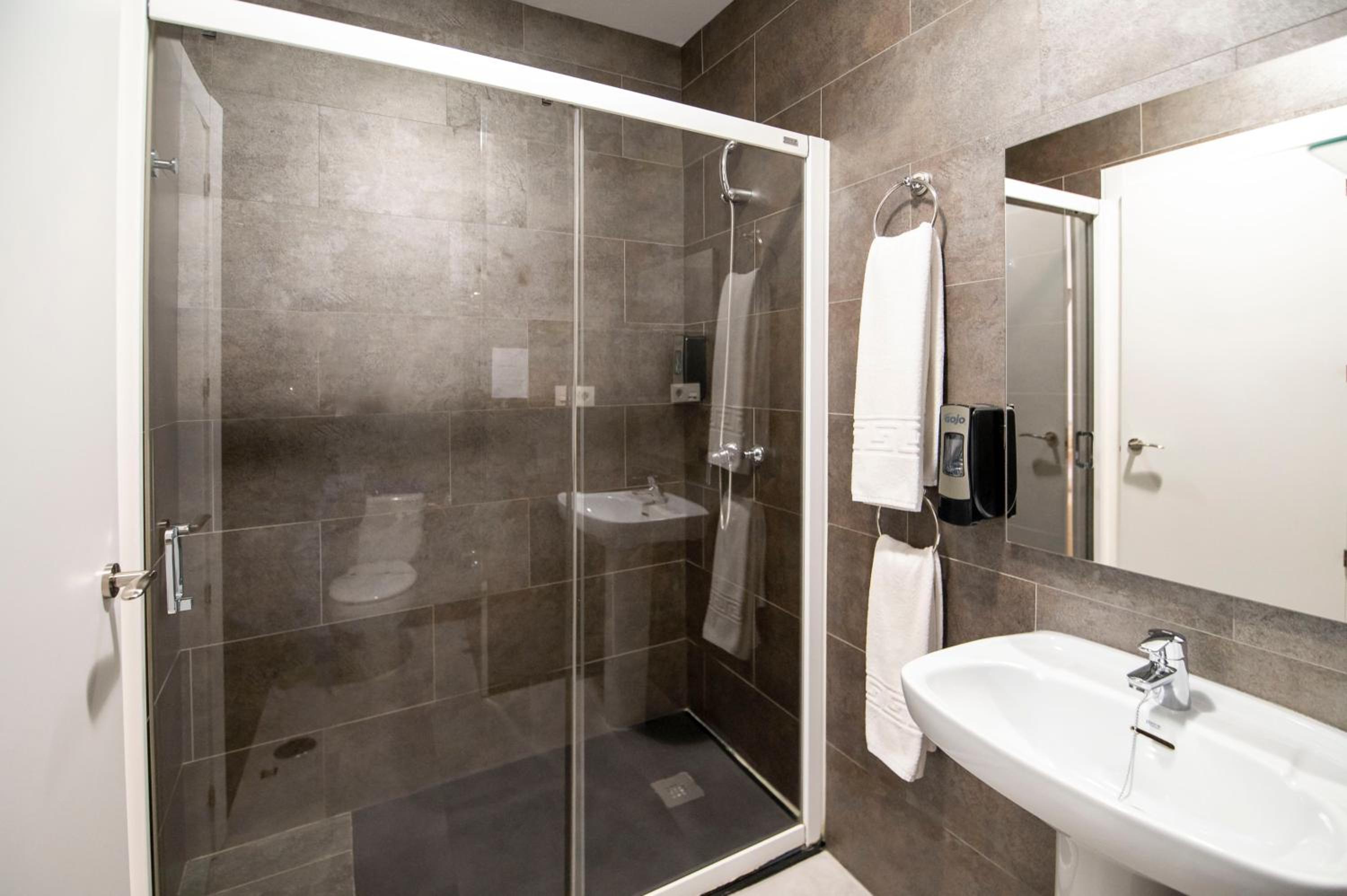 Standard Triple Room - Photo 11