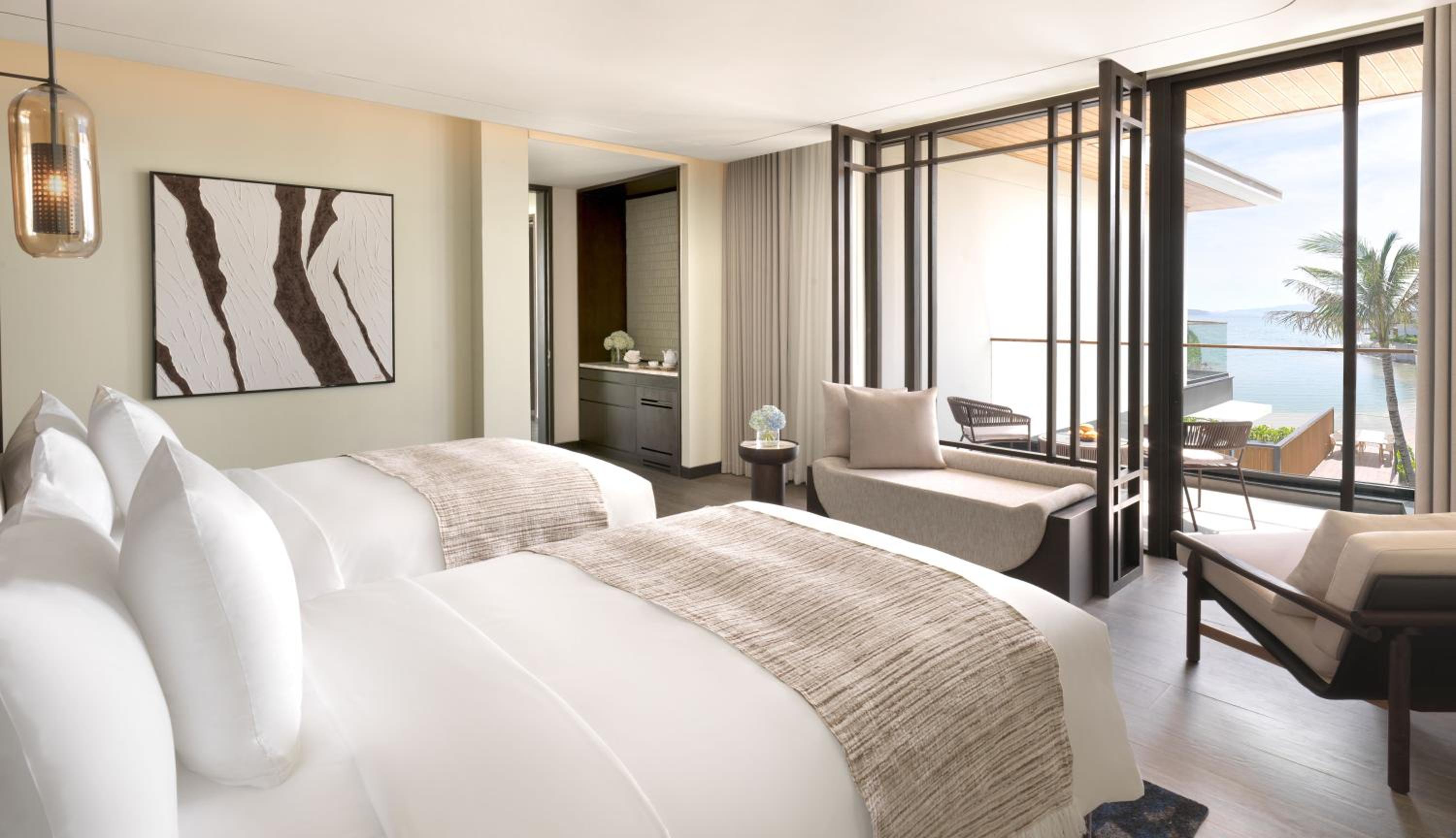 Lagoon Room