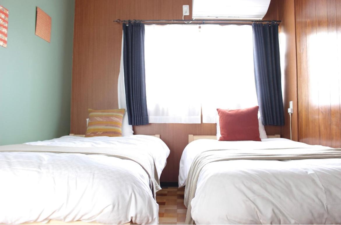 Economy Twin Room - Photo 15