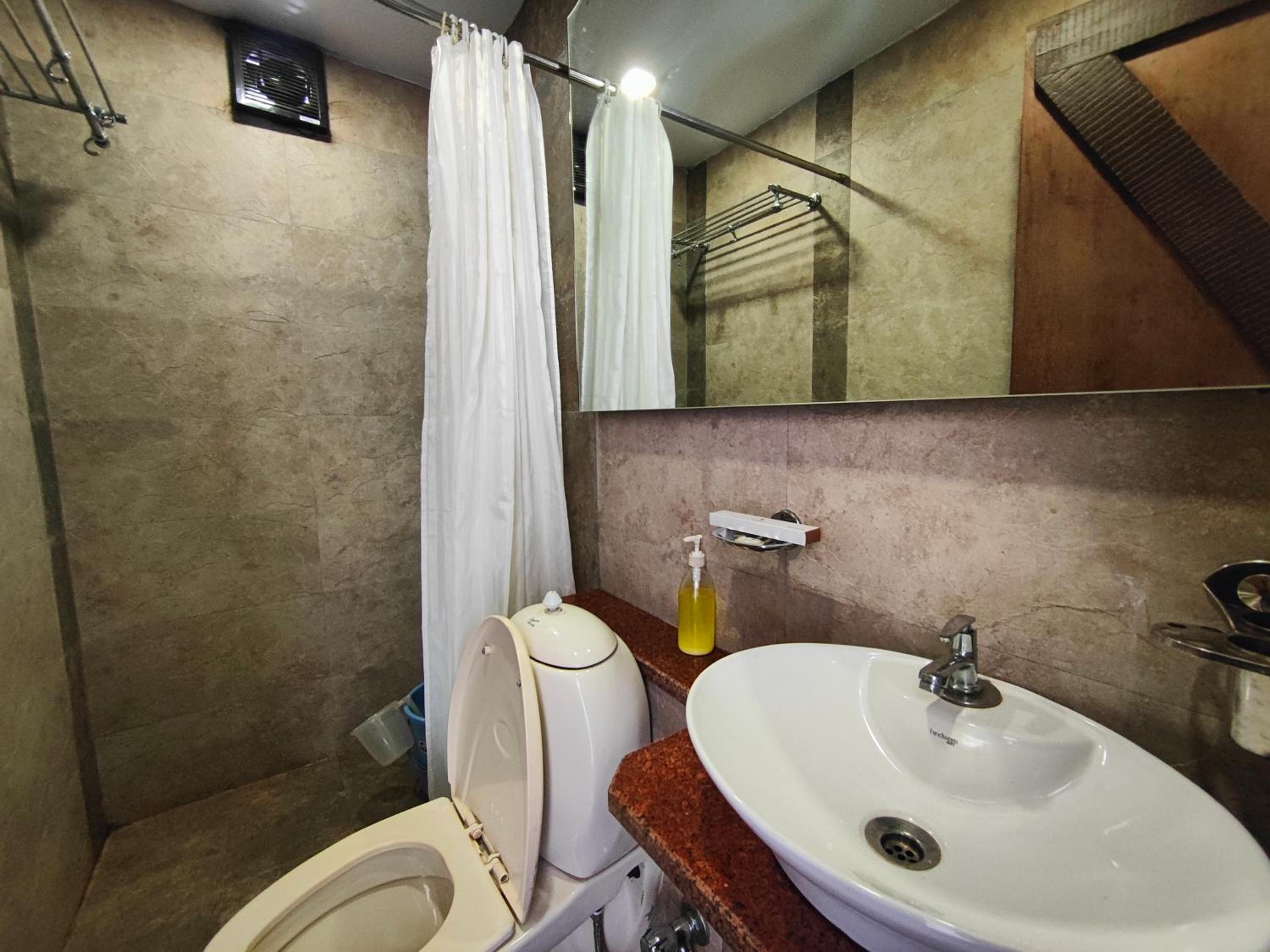 Deluxe Room - Photo 5