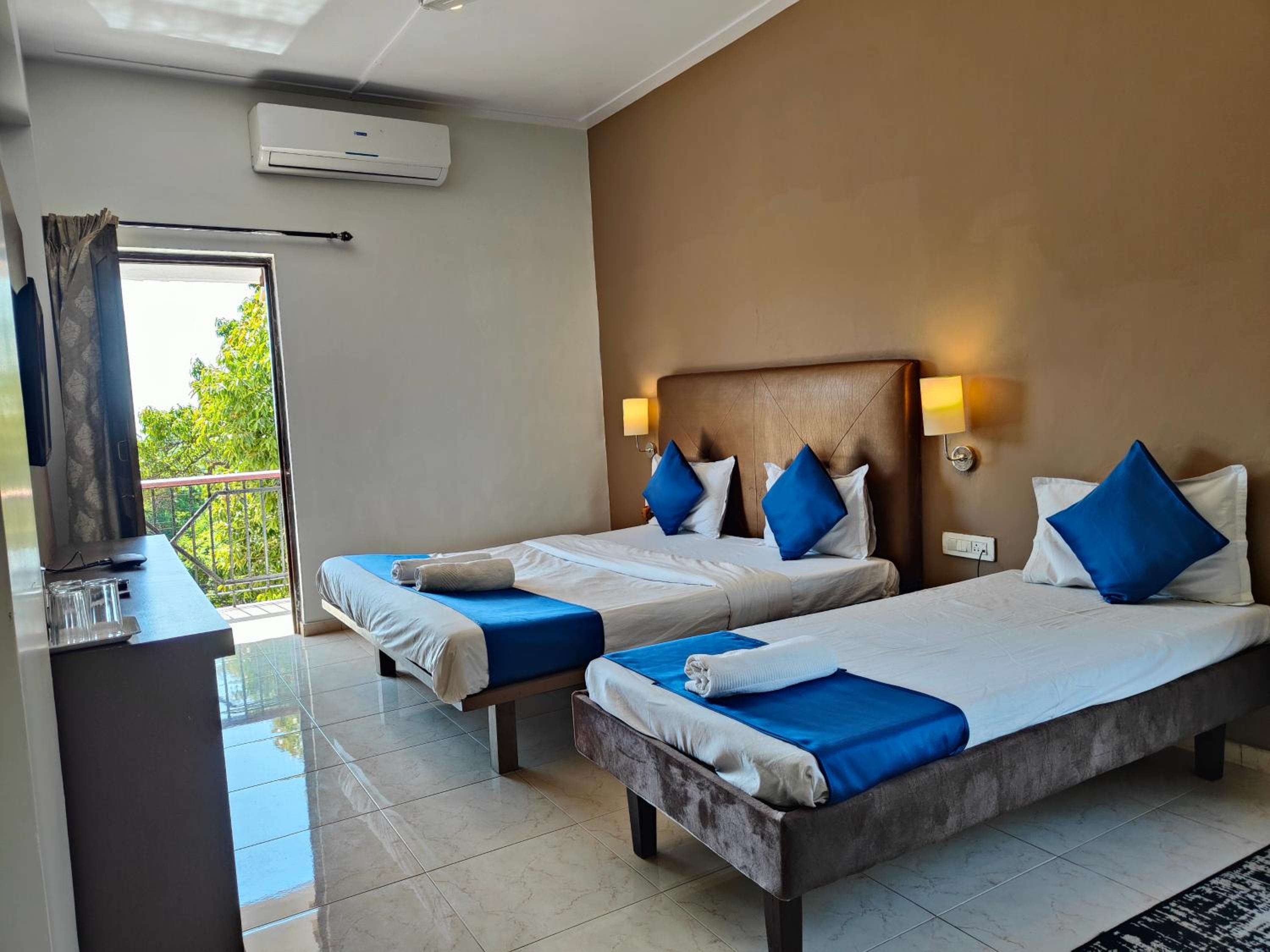 Family Room with Balcony - Photo 6