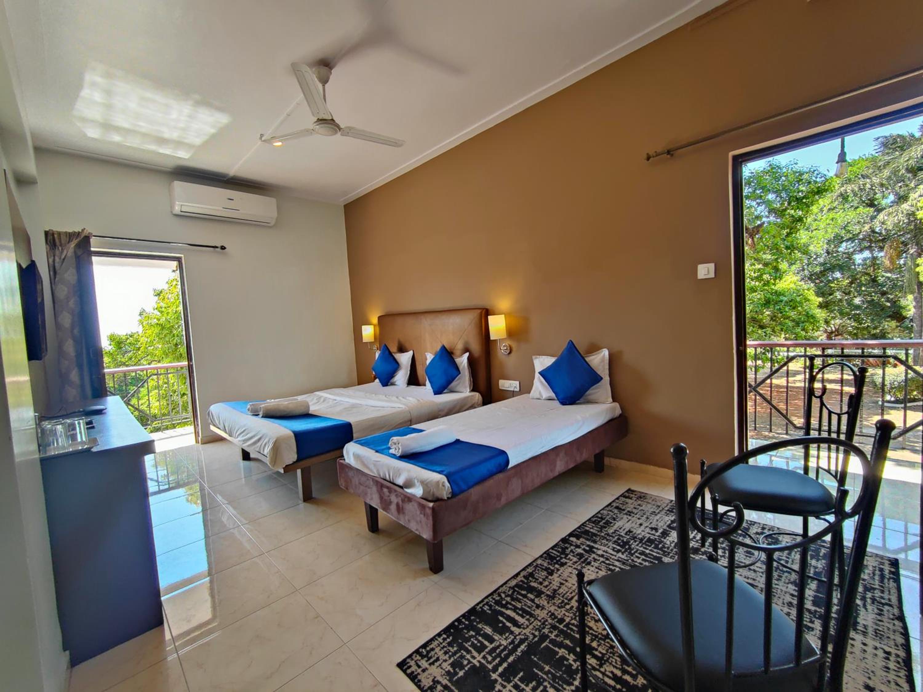 Family Room with Balcony - Photo 3