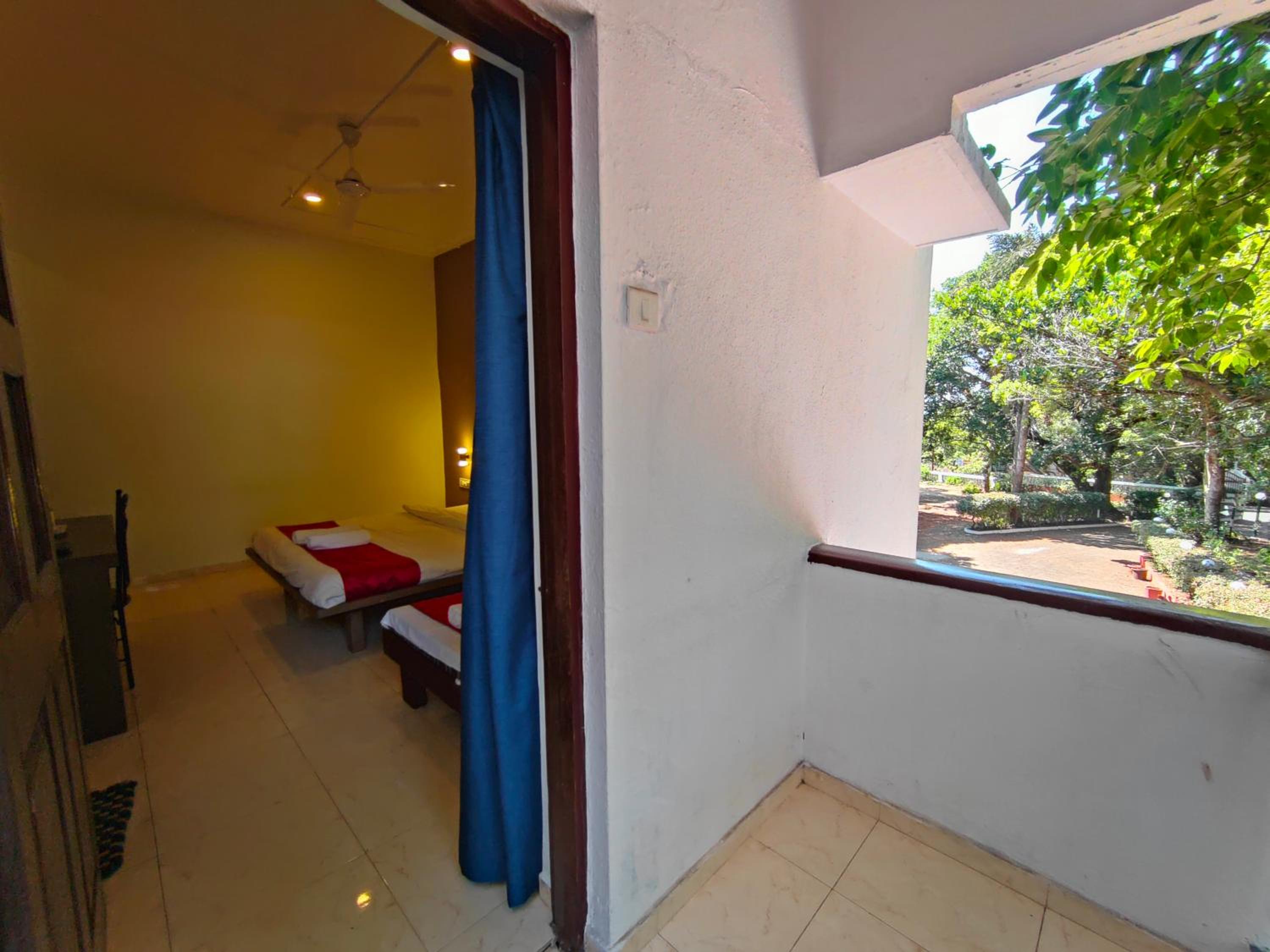 Deluxe Family Suite - Photo 5