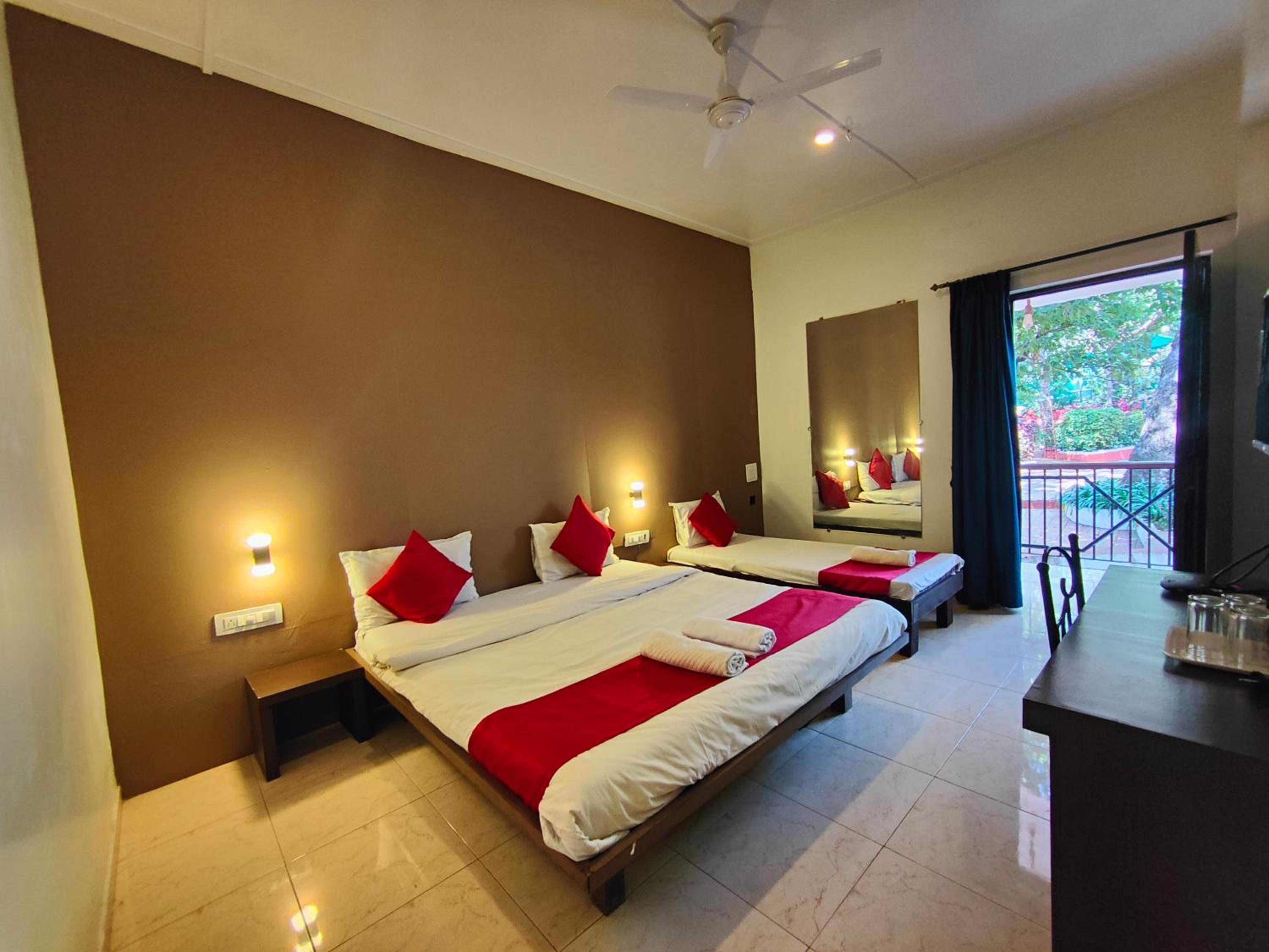 Deluxe Family Suite - Photo 1