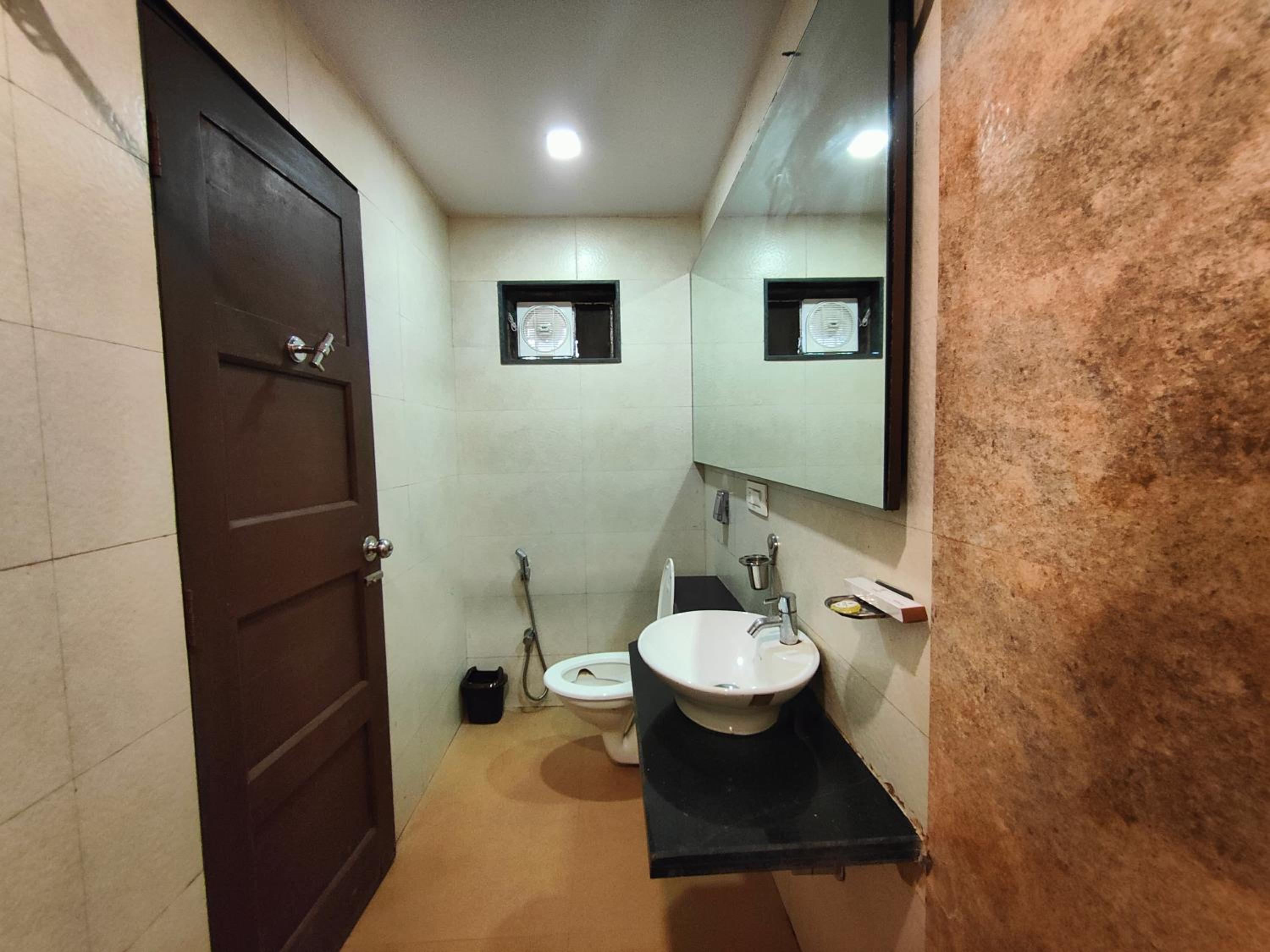 Deluxe Family Suite - Photo 4
