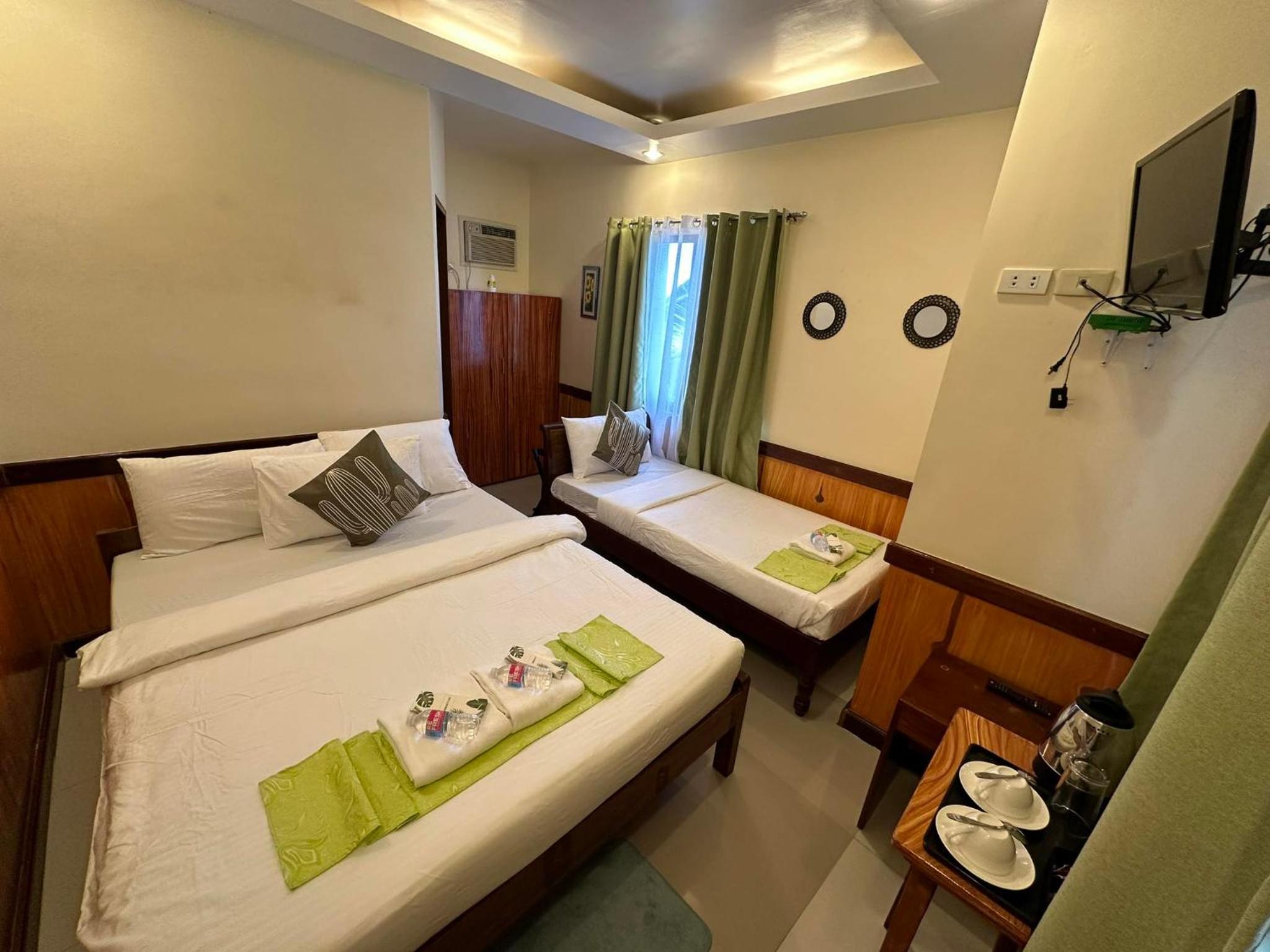 Triple Room with Seaview photo 3