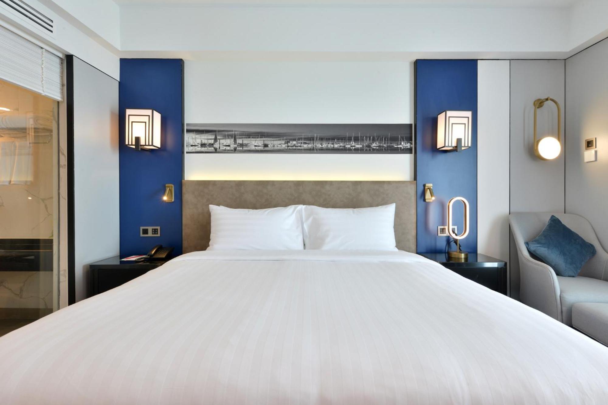 Grand Executive Suite Ocean View - Newly Renovate - Photo 11