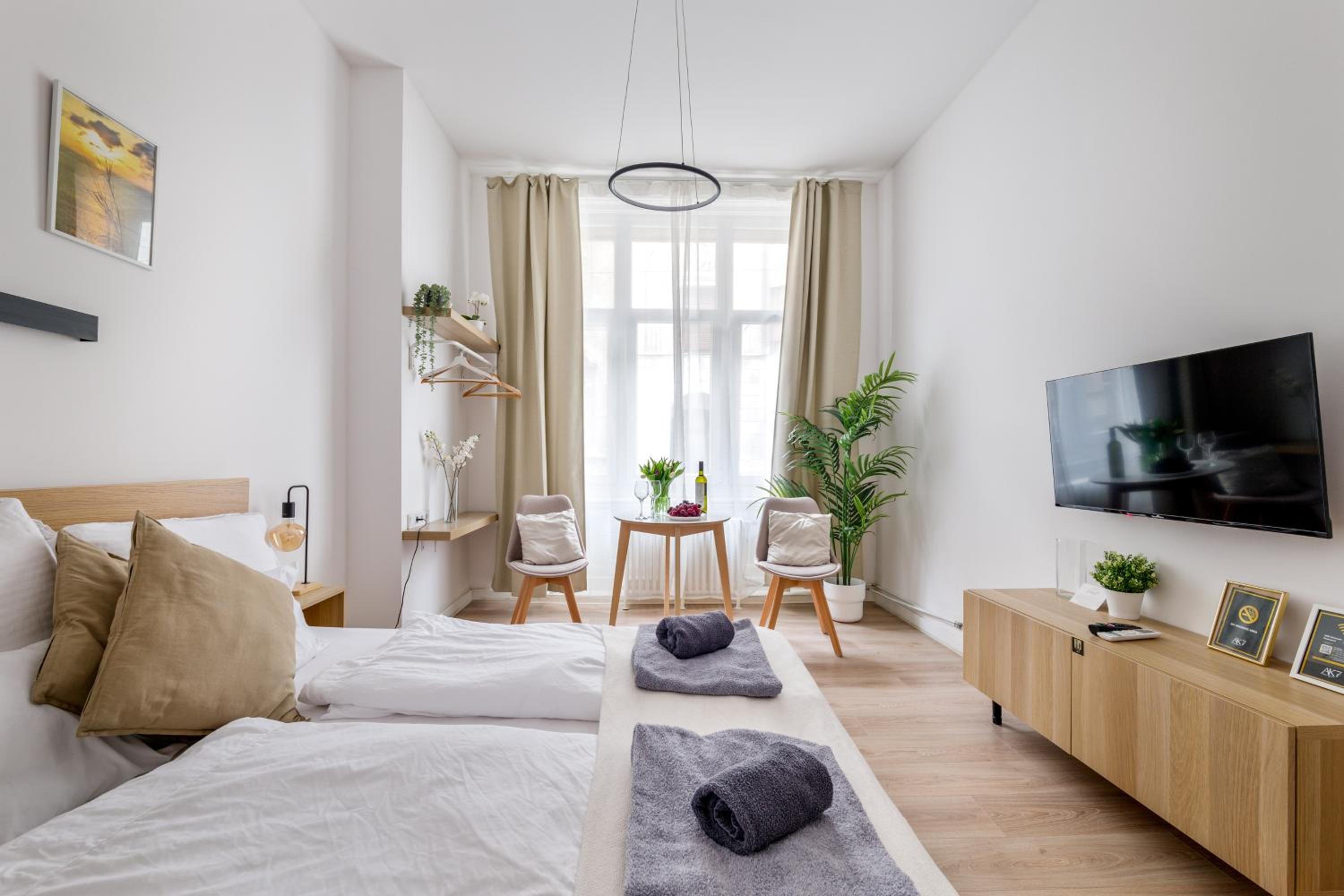Deluxe Queen Room