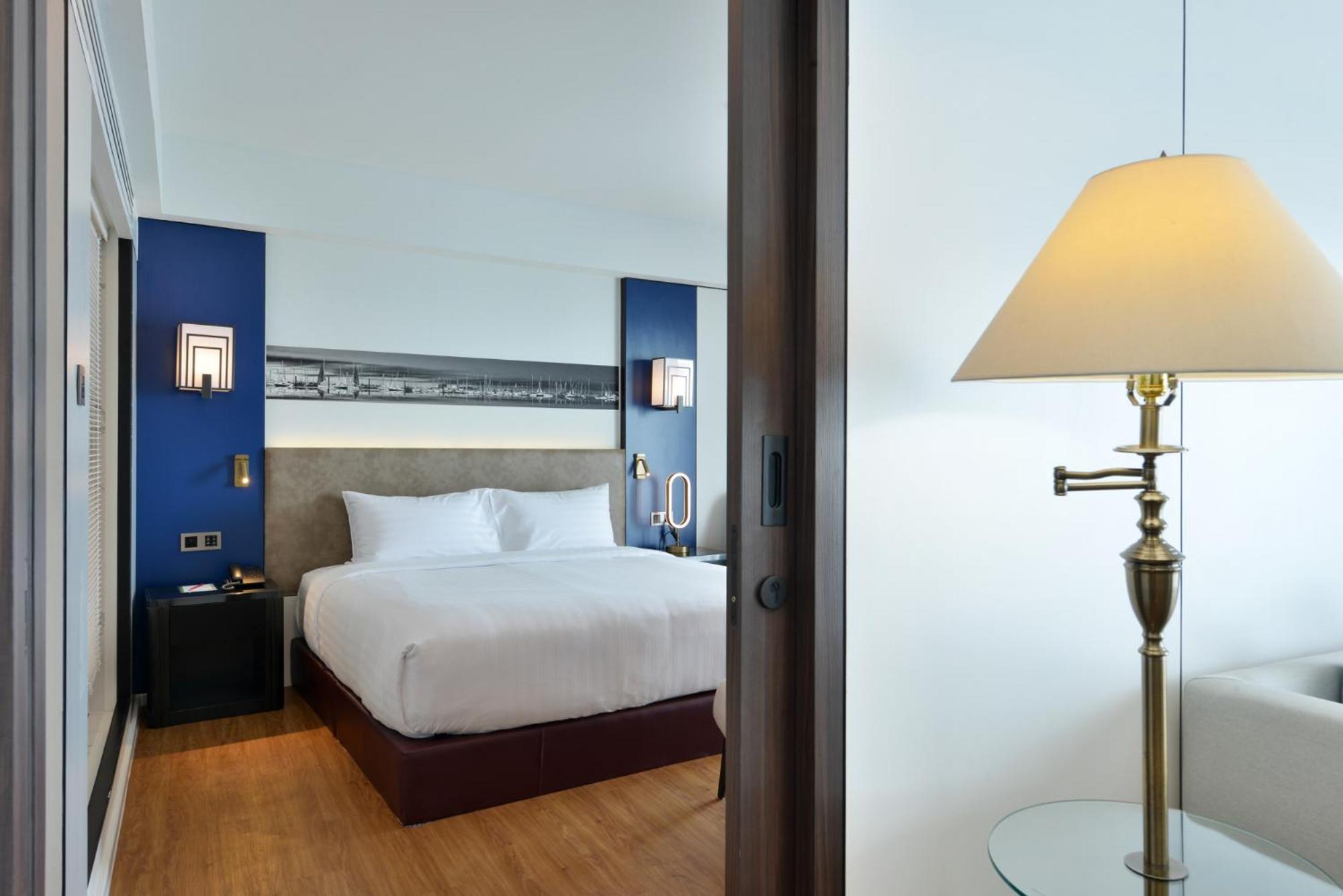 Grand Executive Suite Ocean View - Newly Renovate - Photo 12