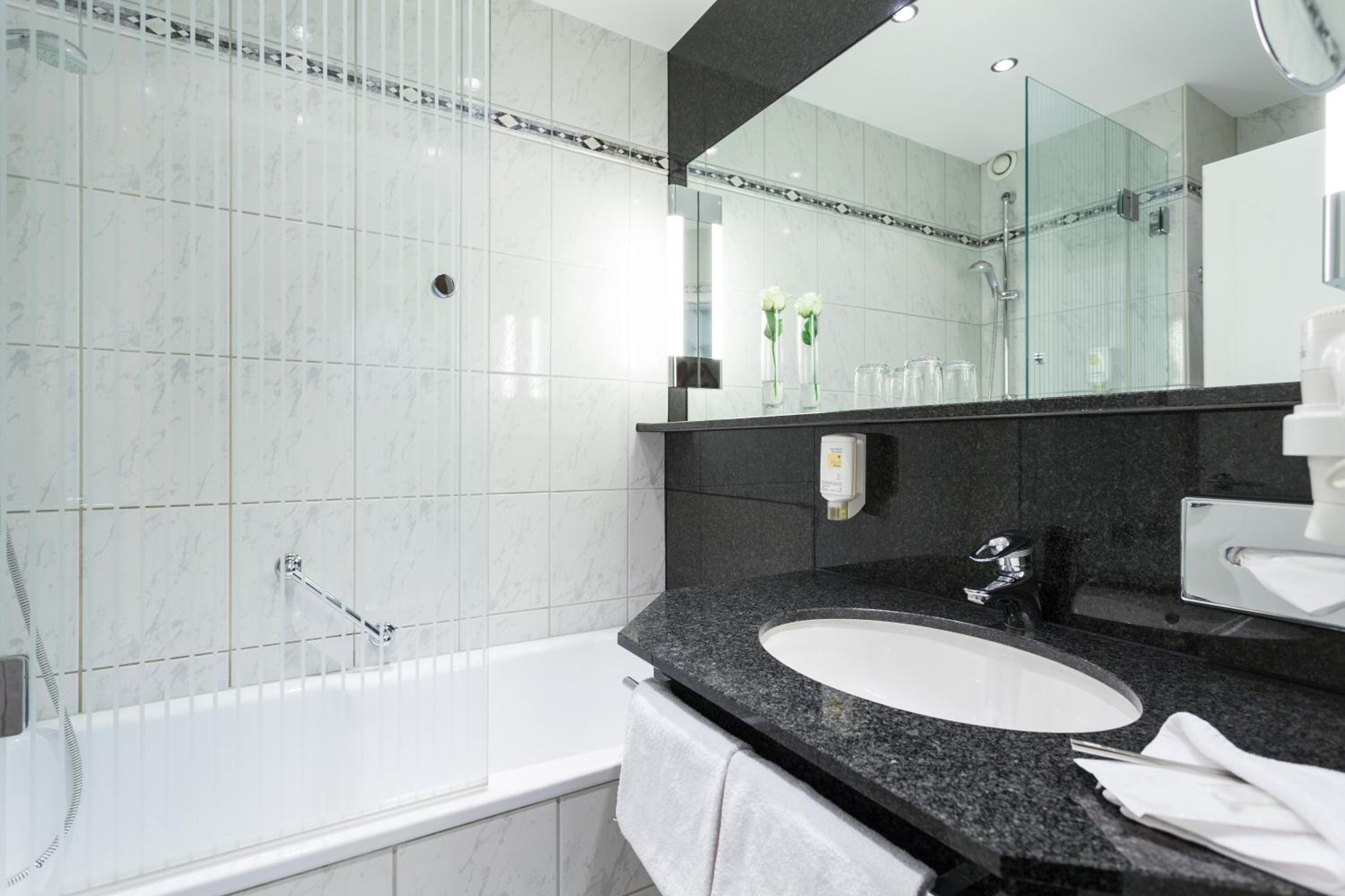 Standard Double Room - Photo 2
