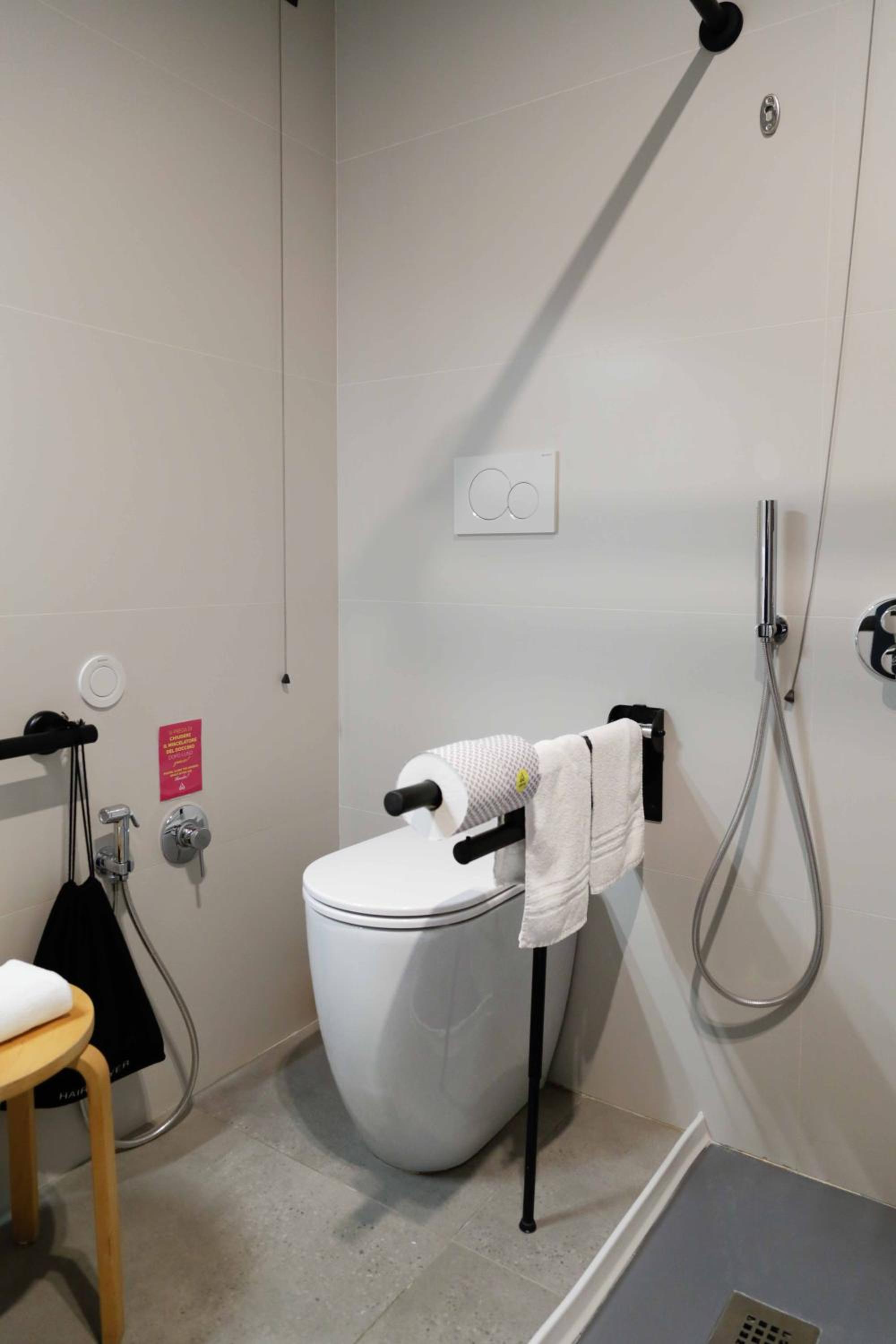 Double or Twin Room - Disability Access - Photo 20