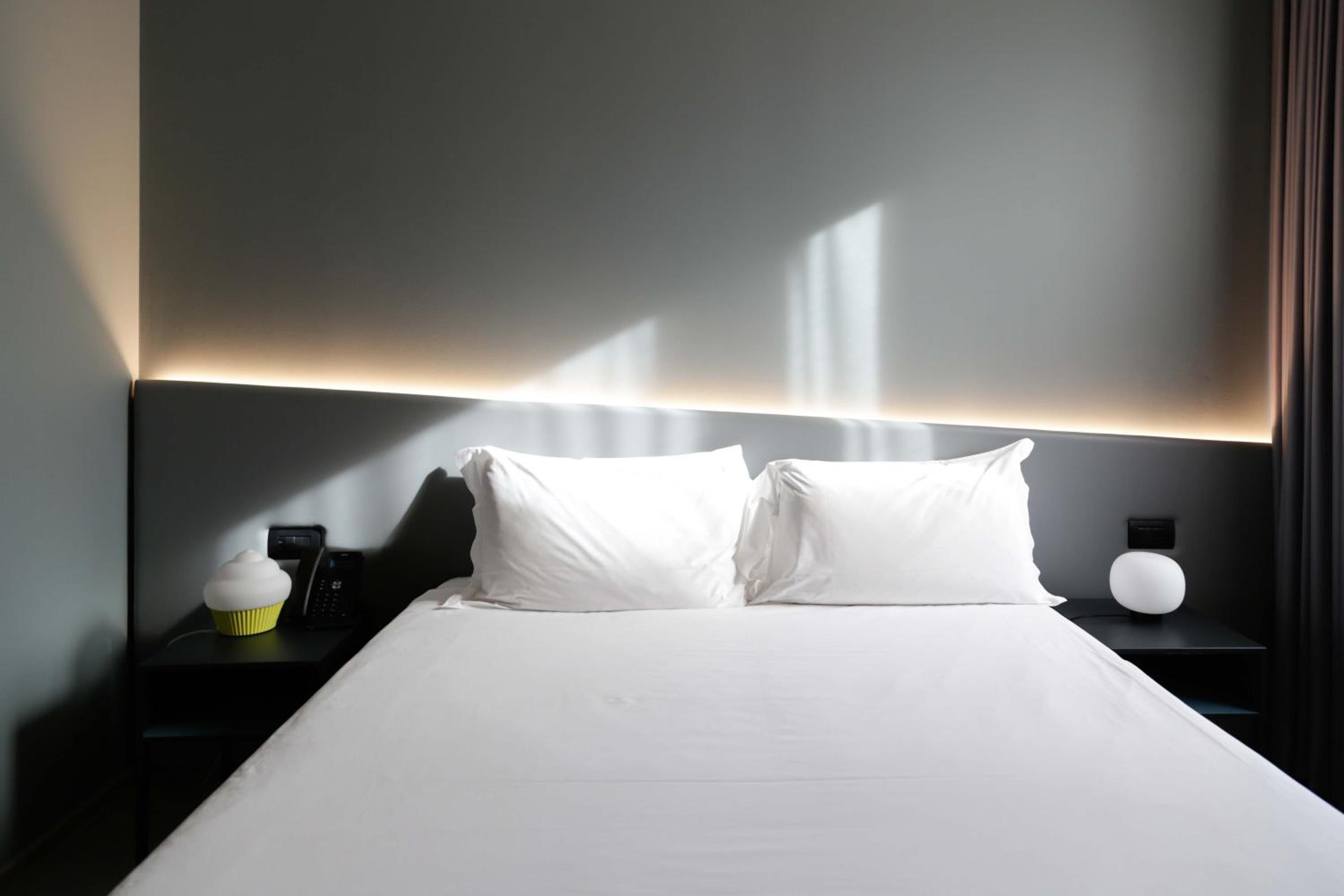 Double or Twin Room - Photo 23