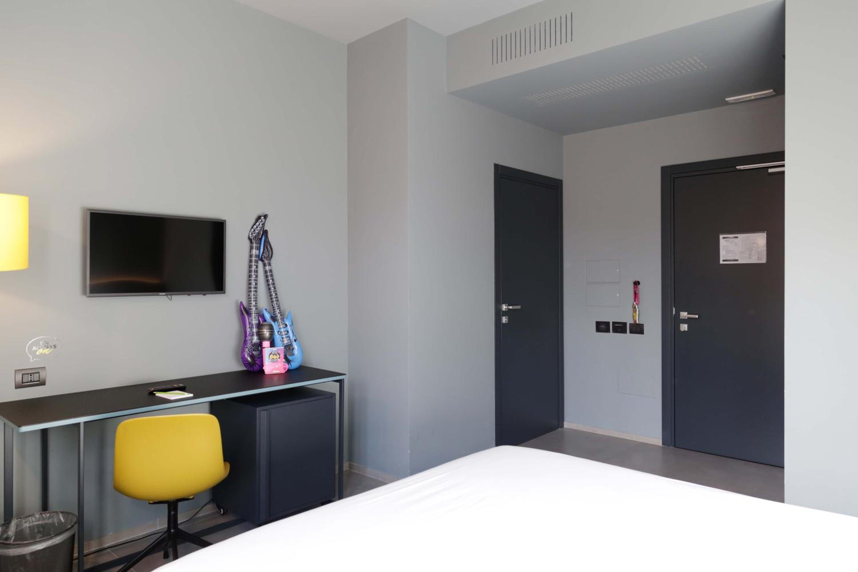 Double or Twin Room - Disability Access - Photo 4