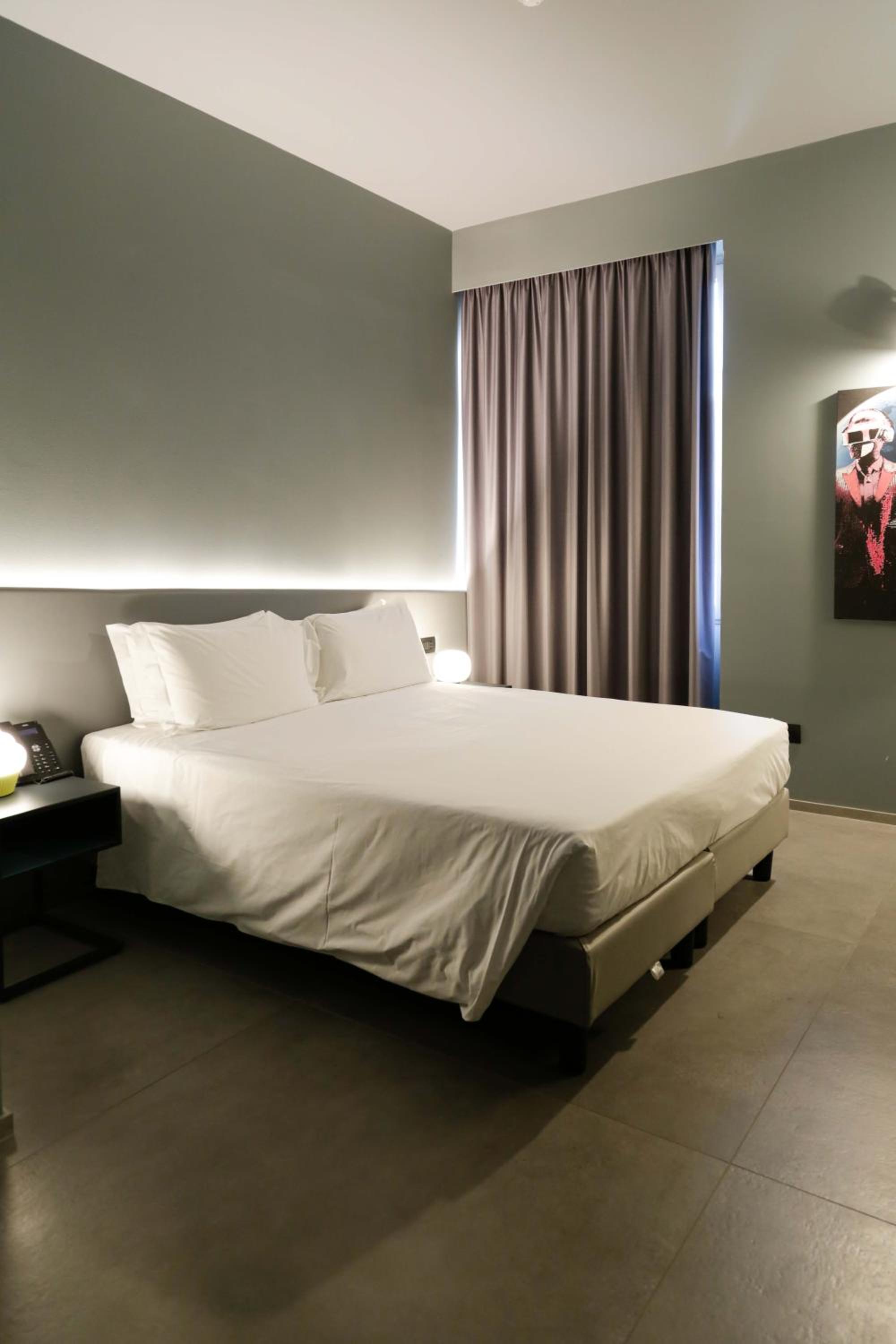 Double or Twin Room - Photo 26