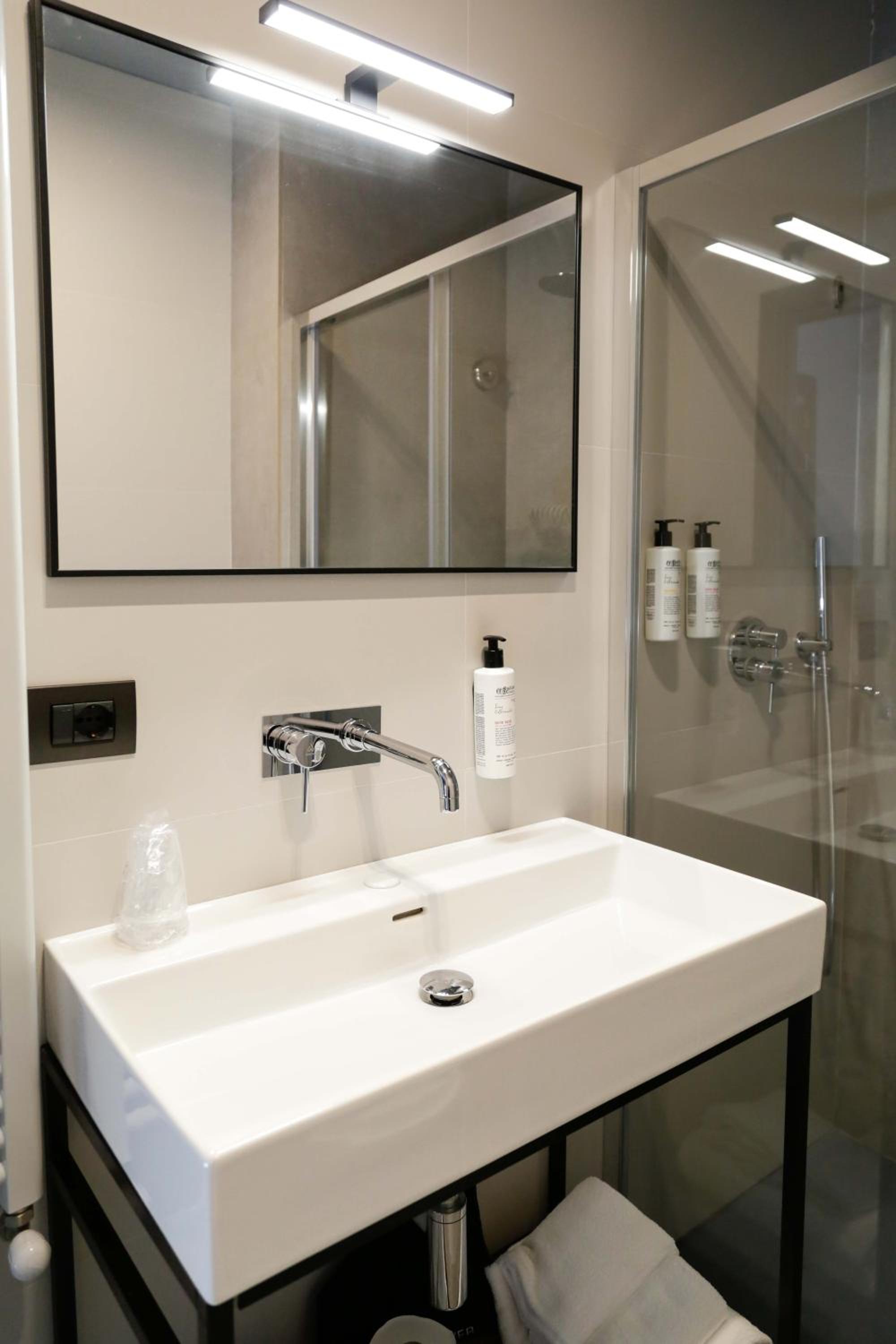 Double or Twin Room - Photo 27