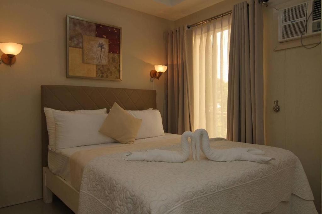 Junior Suite with Balcony - Photo 5