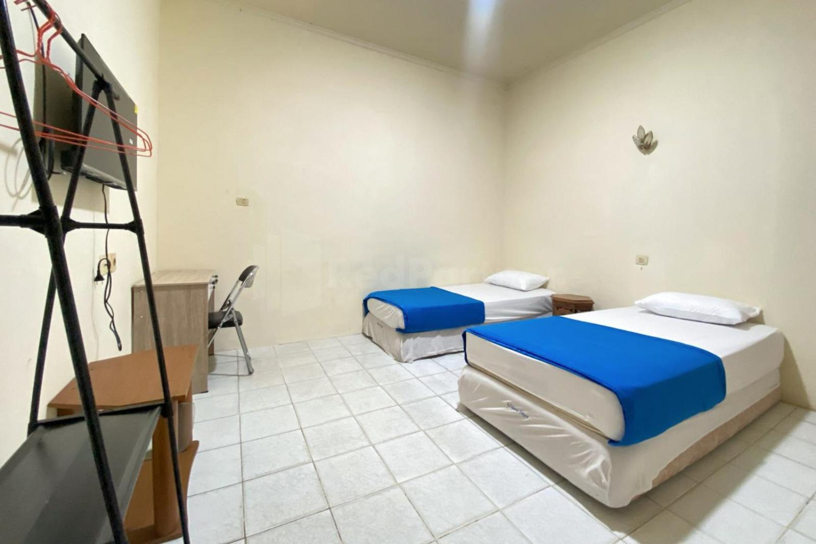 Standard Twin Room photo 2