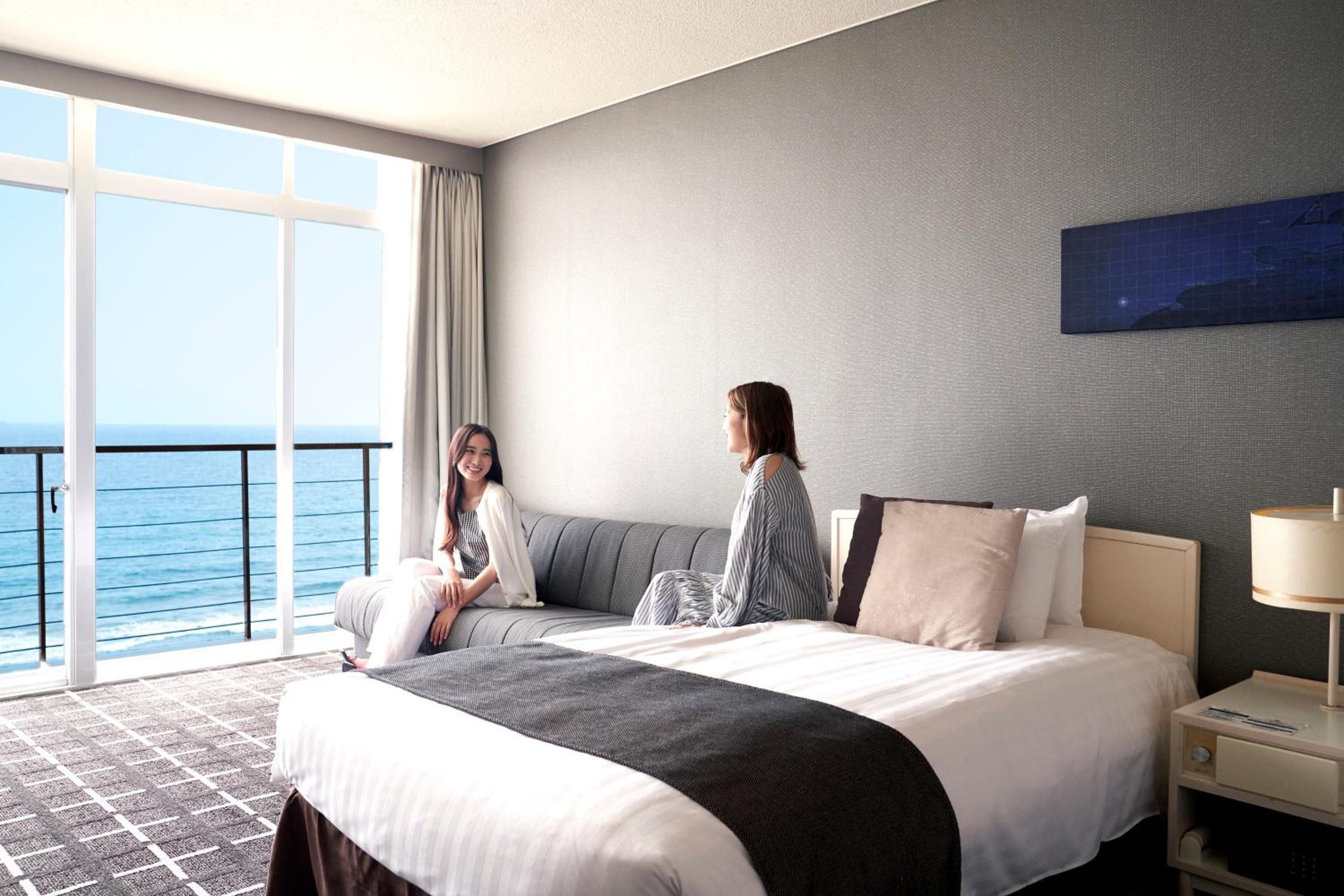 Twin Room with Sofa Bed and Sea view - Top Floor - Photo 2