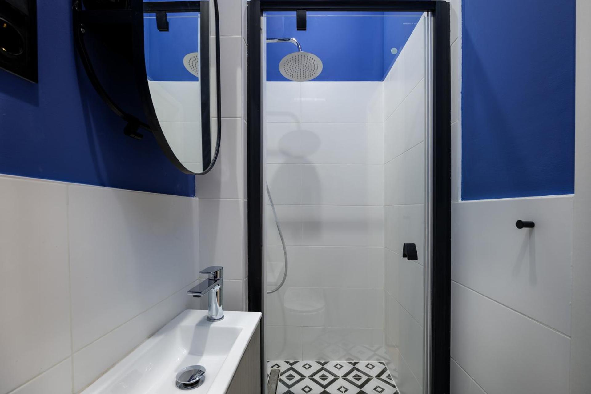 Small Double Room - Photo 6