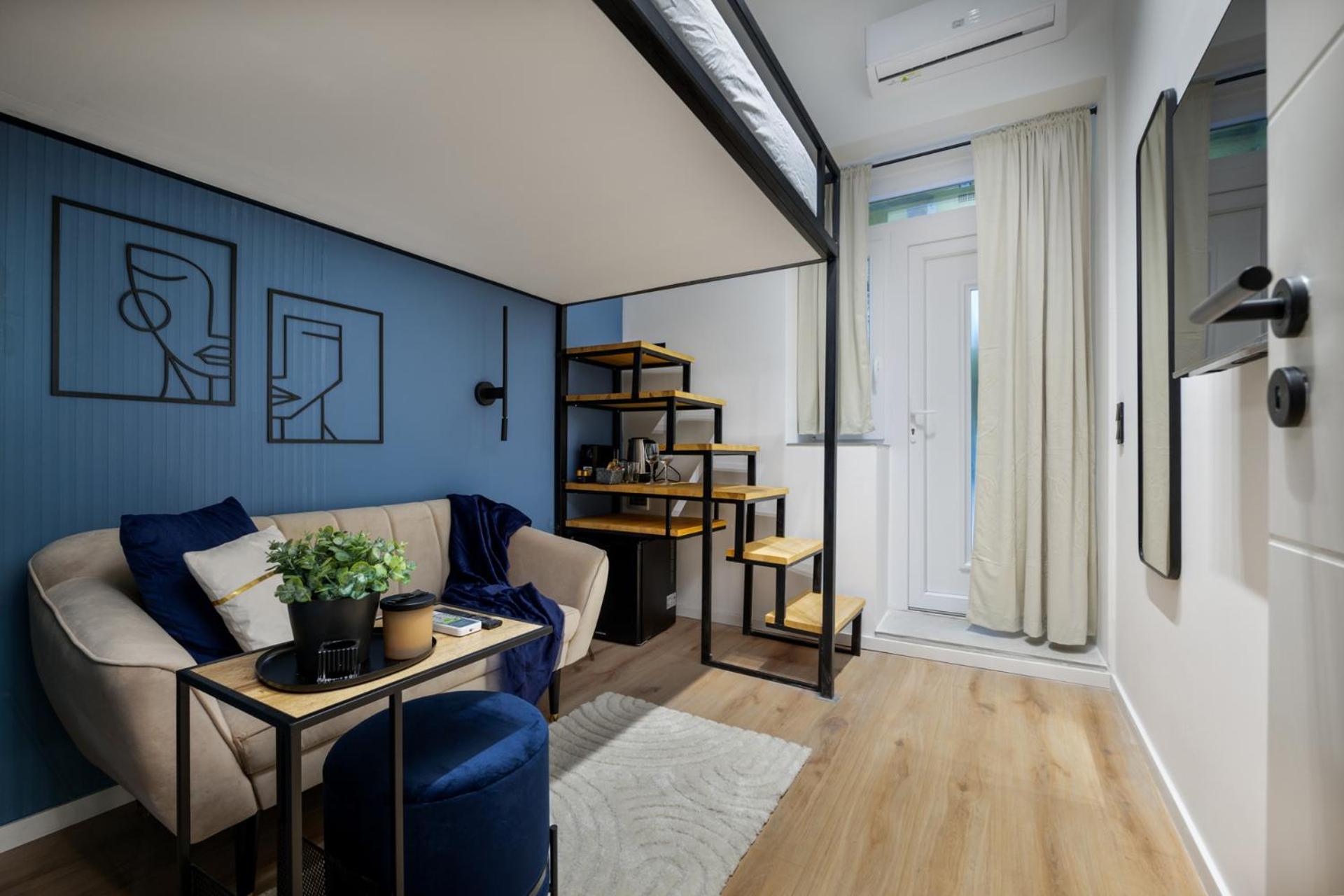 Small Double Room - Photo 4