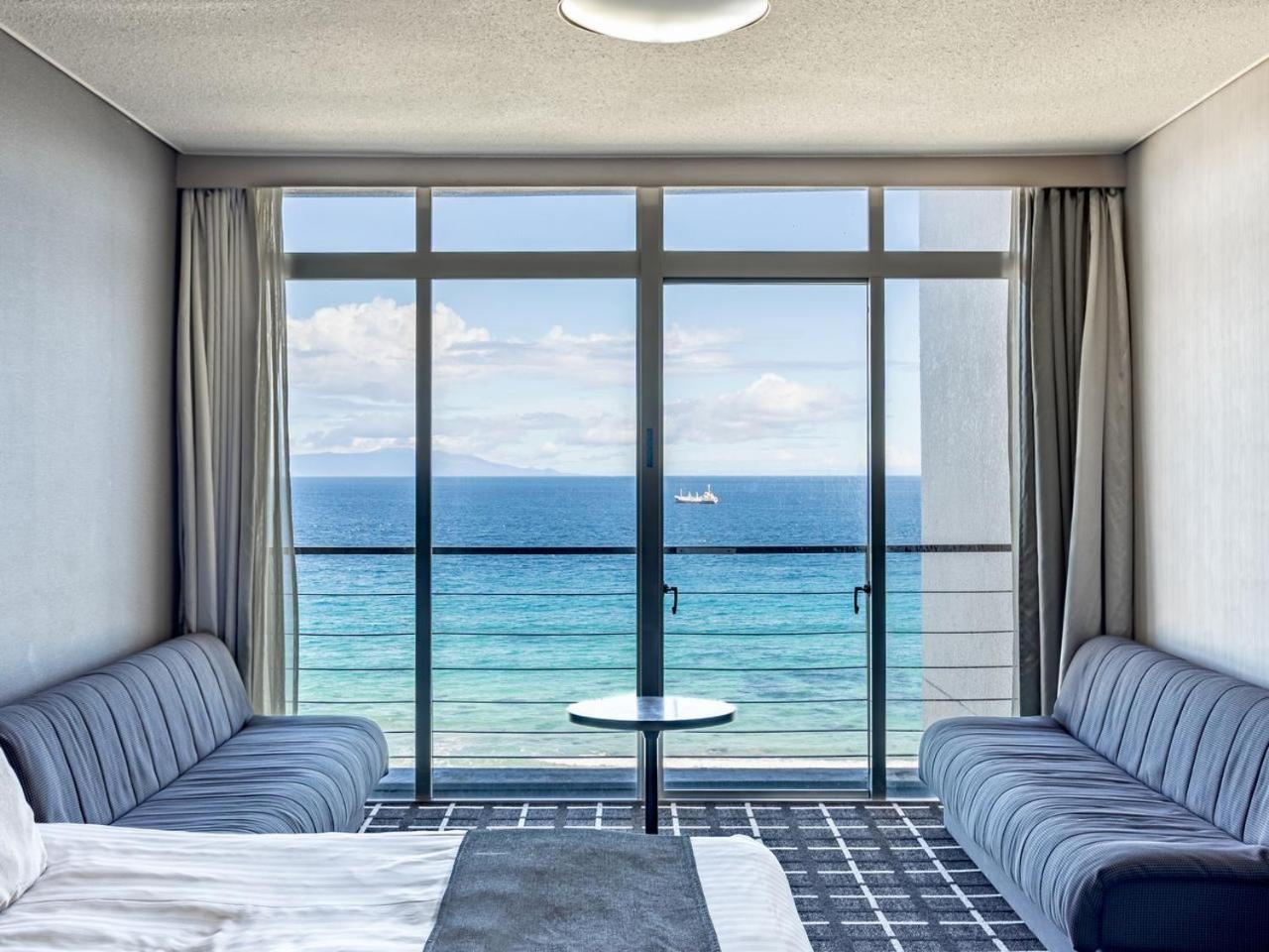 Twin Room with Sofa Bed and Sea view - Top Floor - Photo 4
