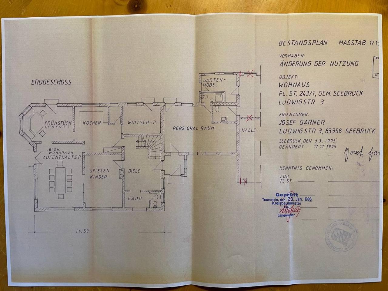 Seven-Bedroom House photo 2