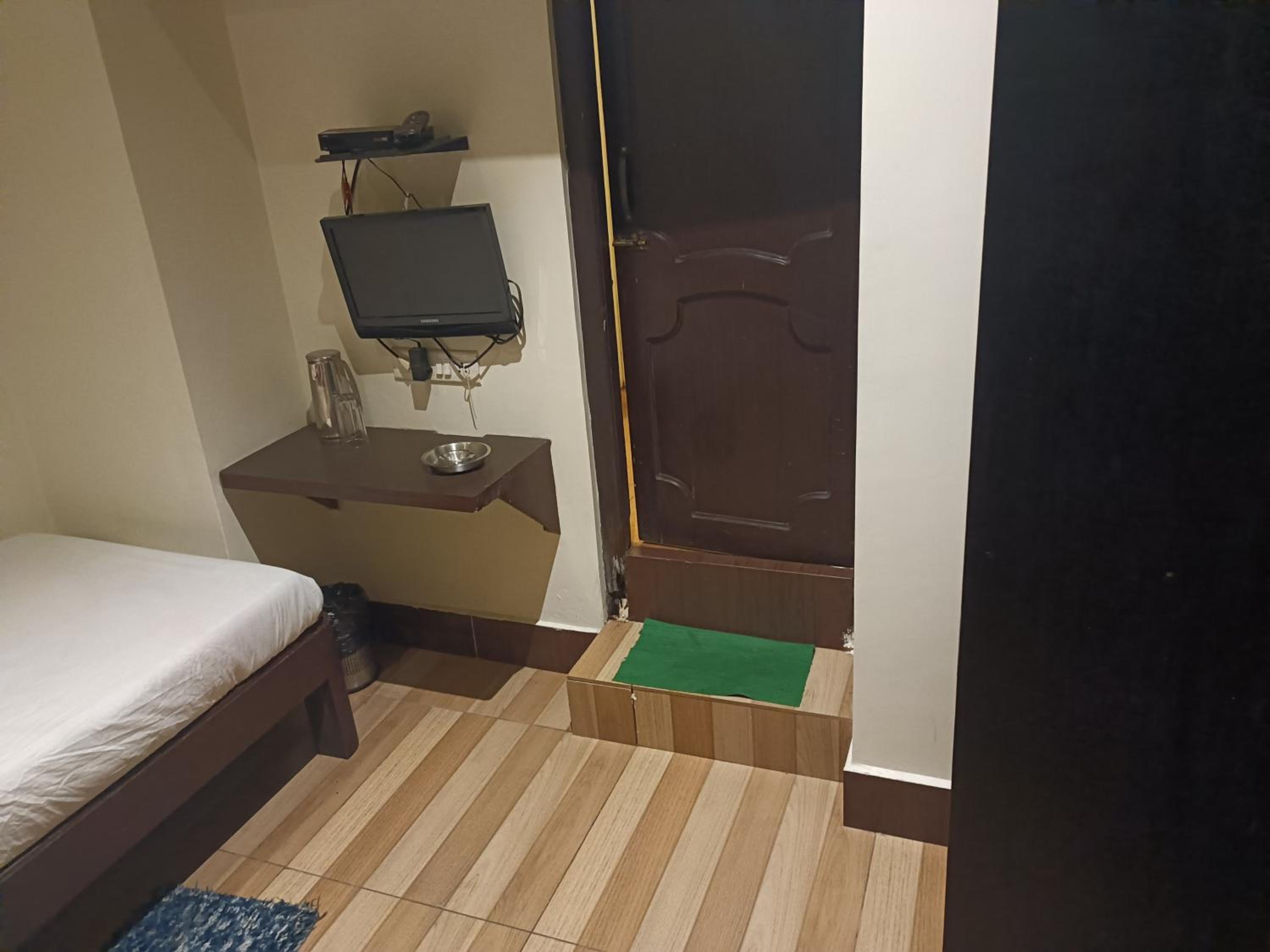 Single Room photo 3