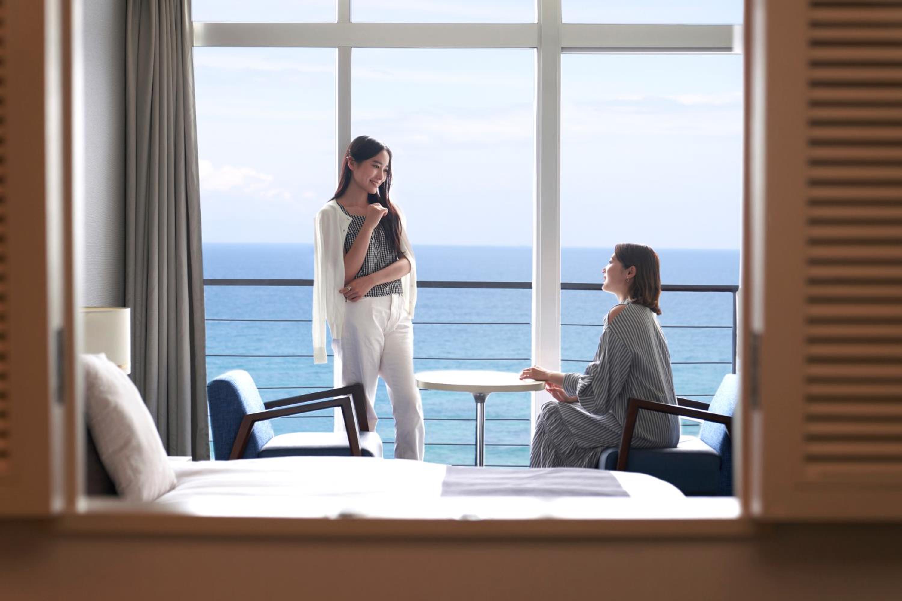 Twin Room with Sea View - Top Floor (3 Guests) - Photo 2