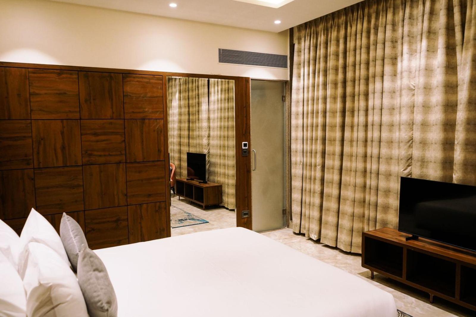 Executive Room - Photo 7
