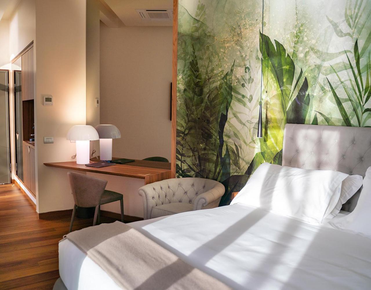 Junior Suite with Lake View - Separate building