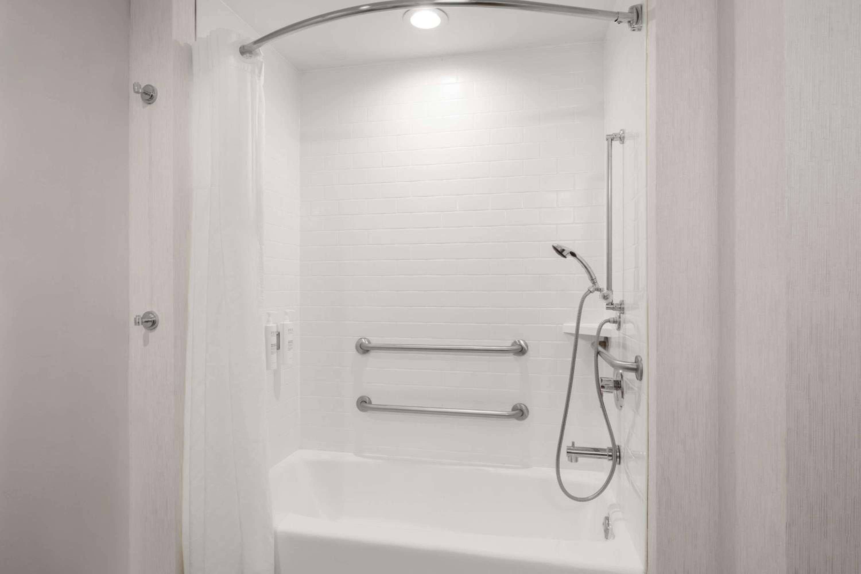 King Room - Mobility Access/Non-Smoking