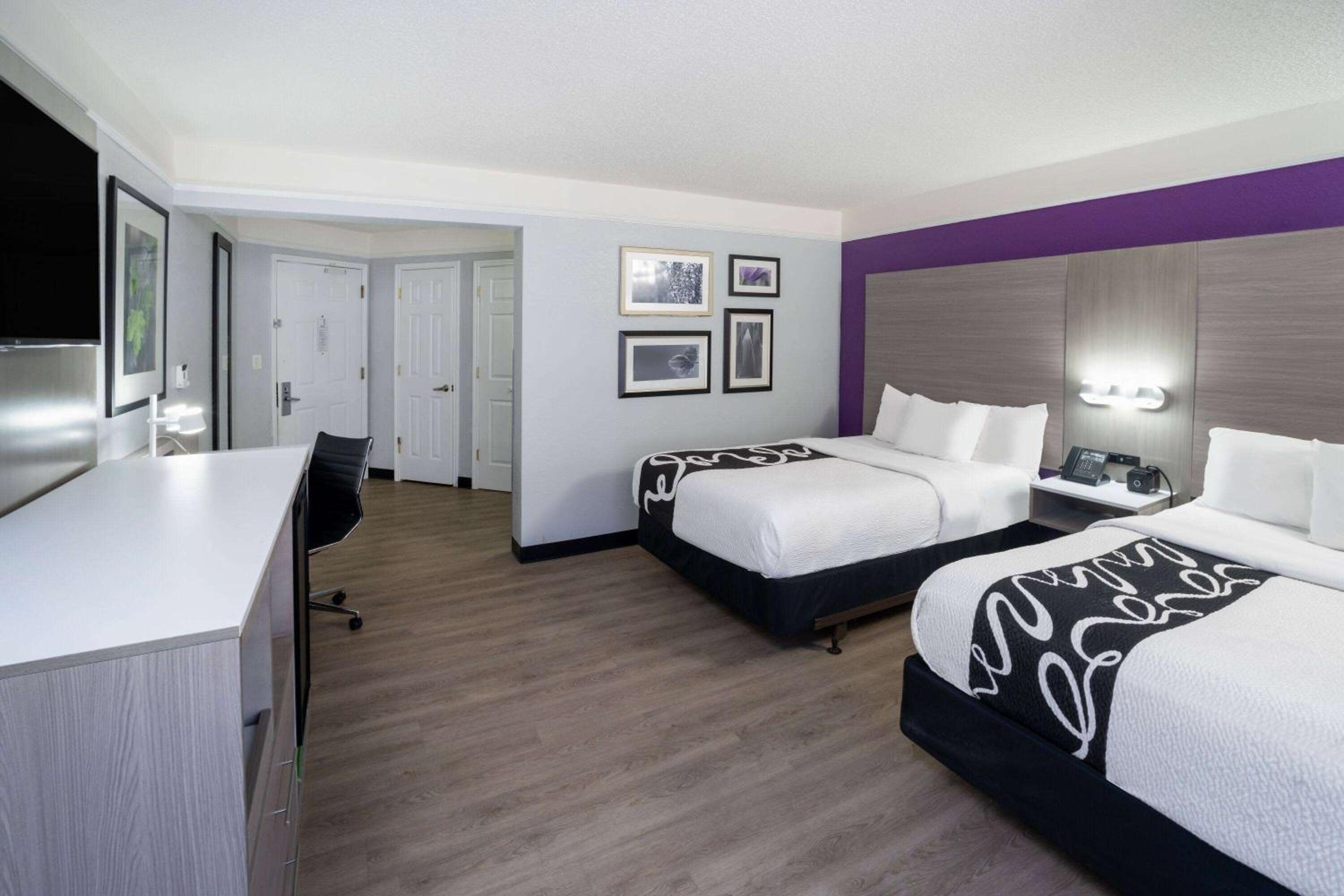 Double Room with Two Double Beds - Mobility/Hearing Accessible - Non-Smoking - Photo 1