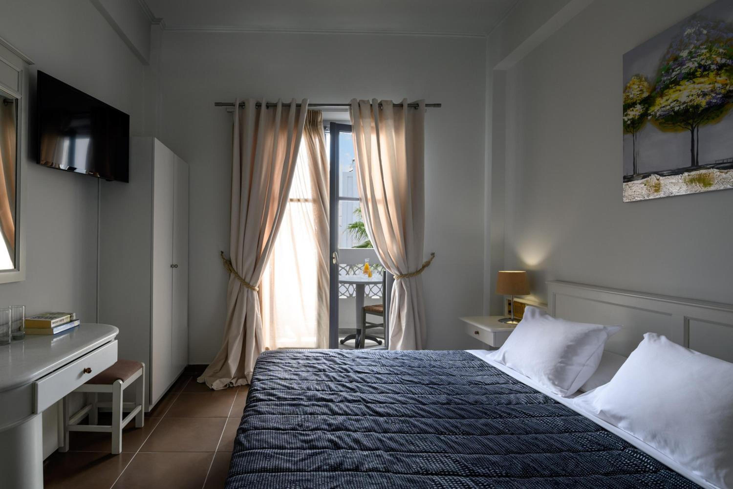 Double Room - Photo 5