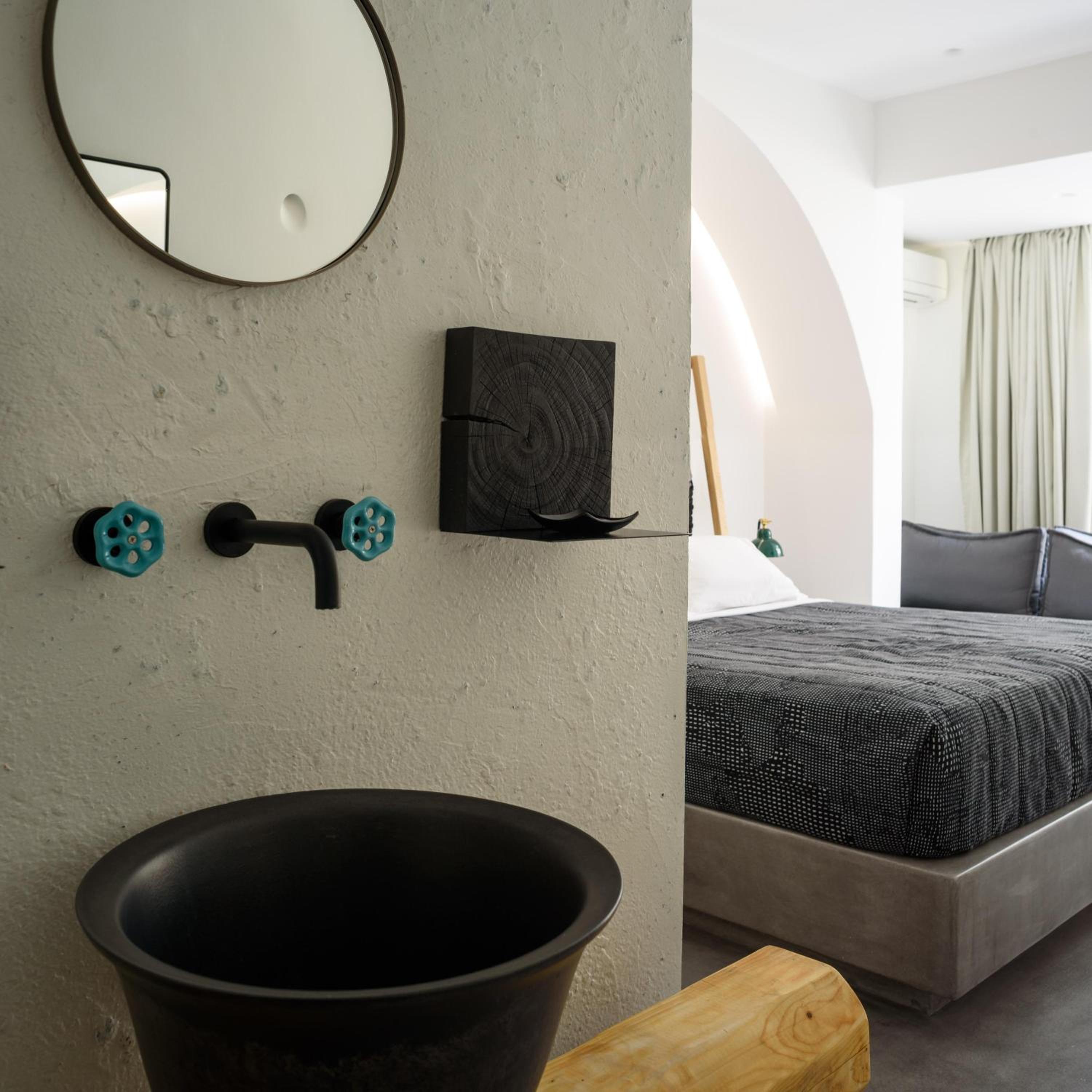 Junior Suite with Spa Bath - Photo 11