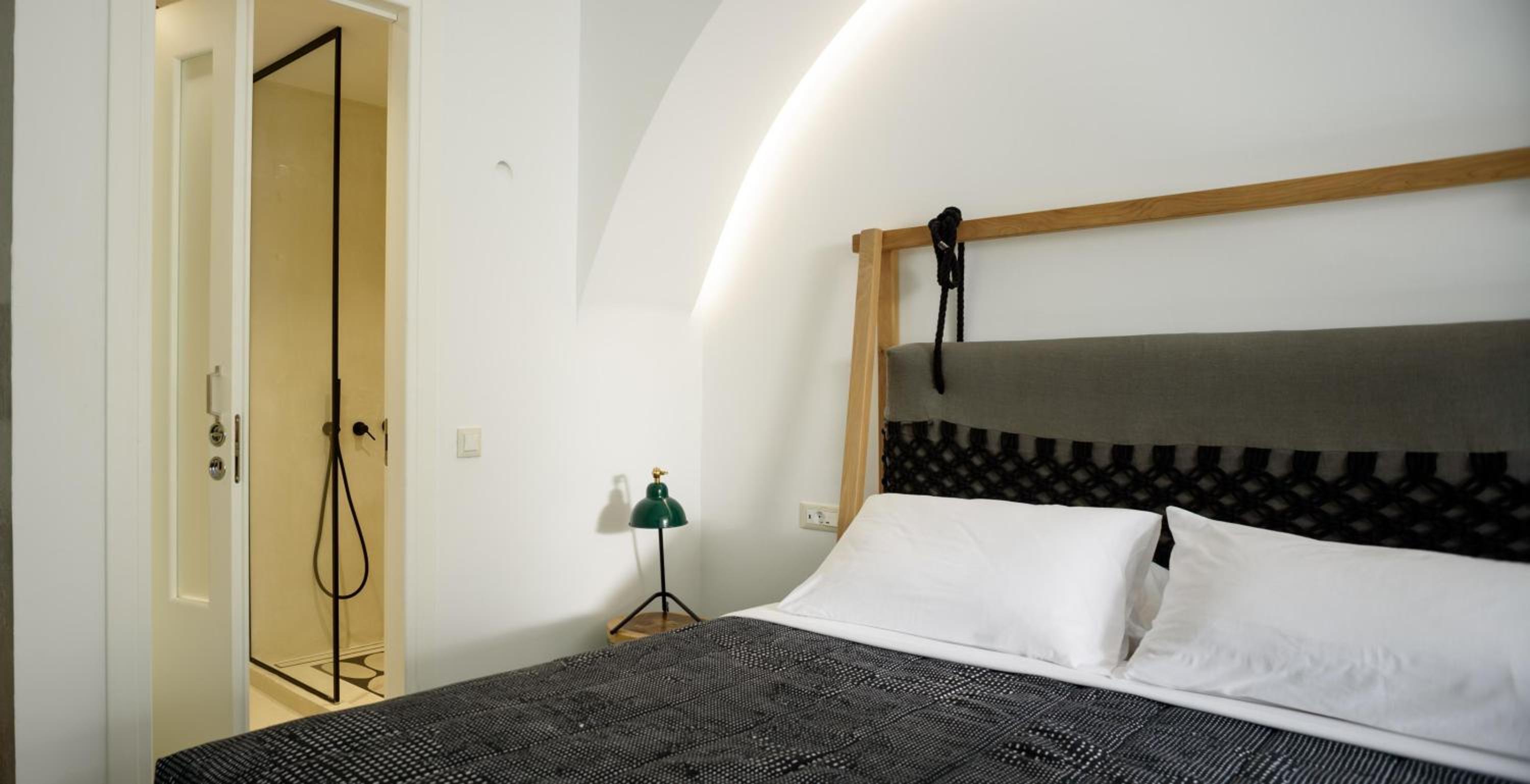 Junior Suite with Spa Bath - Photo 13