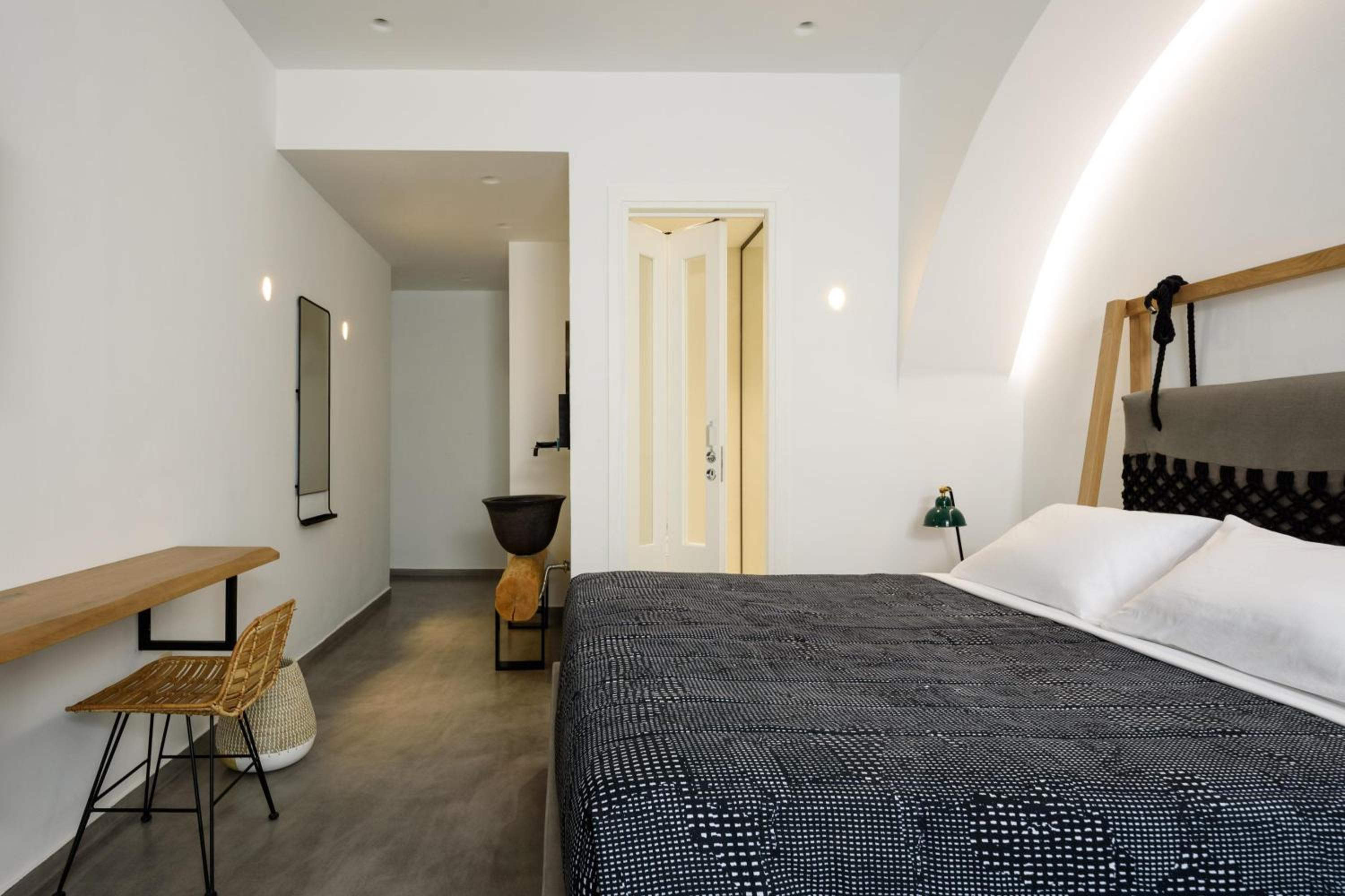 Junior Suite with Spa Bath - Photo 15