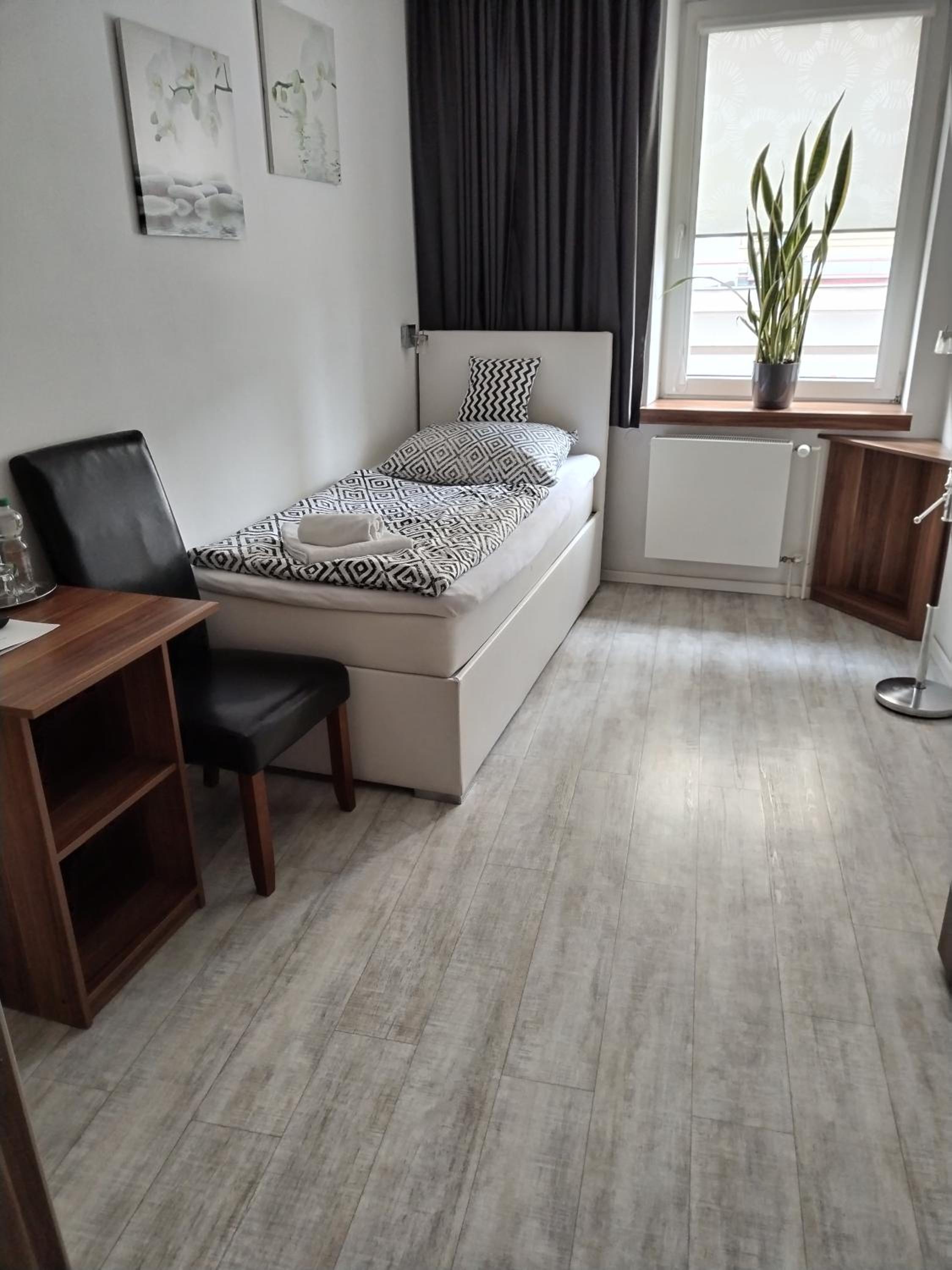 Single Room photo 2