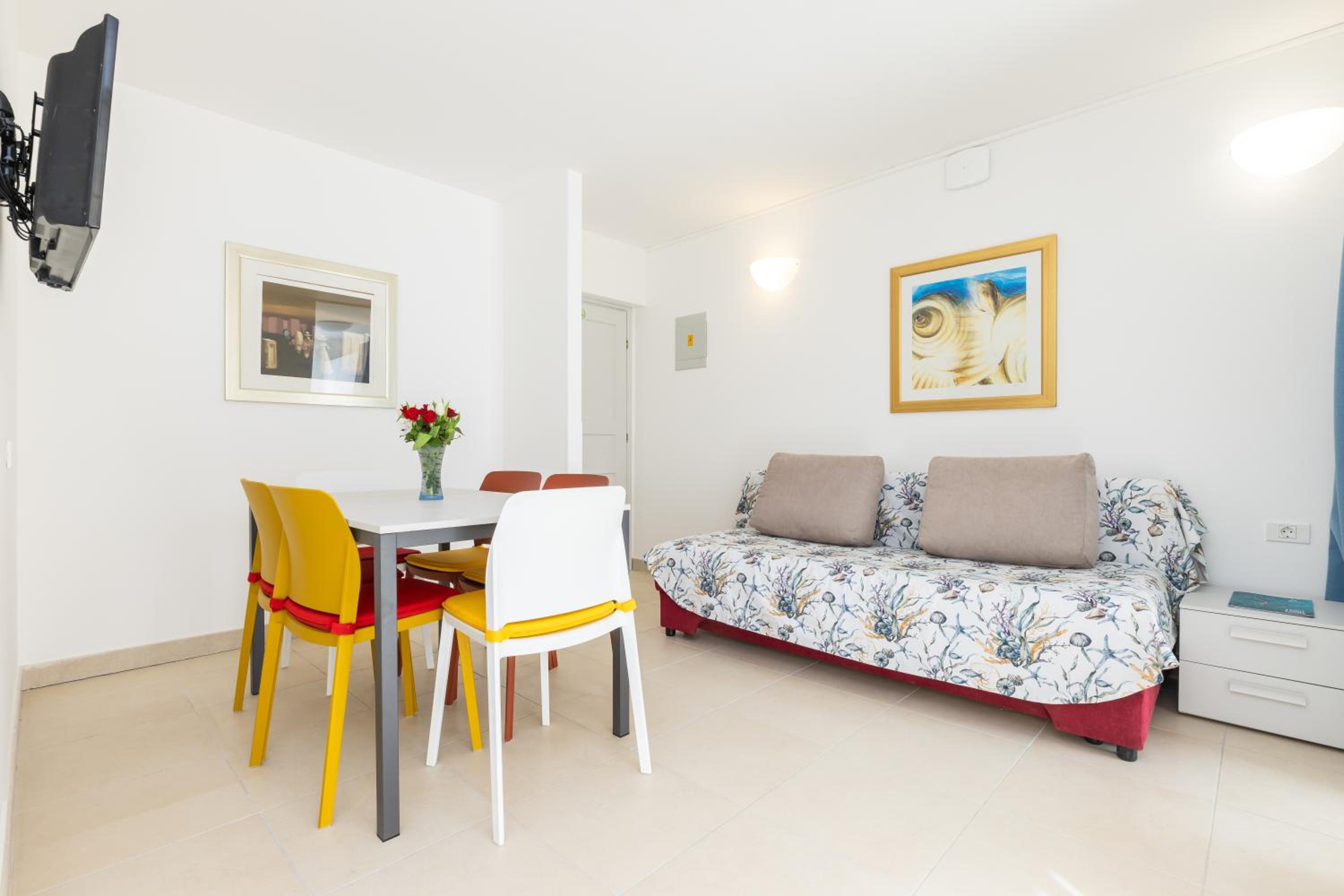 Apartment with Balcony photo 1