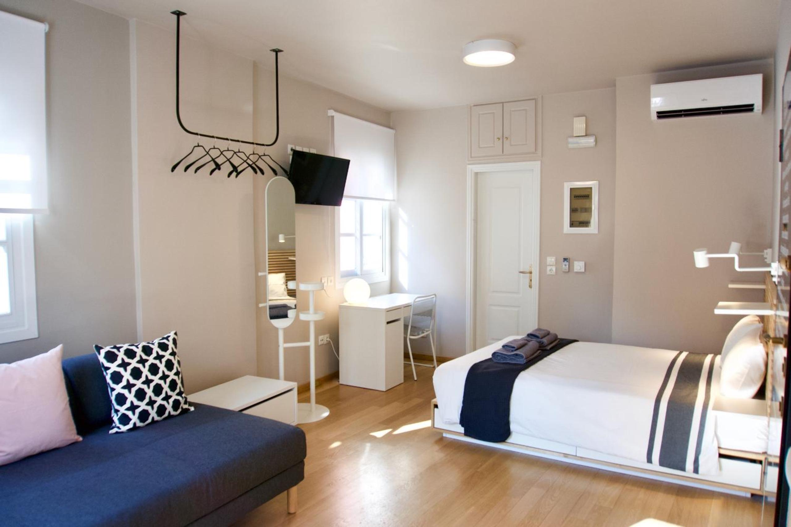 Studio Apartment - Whale photo 1